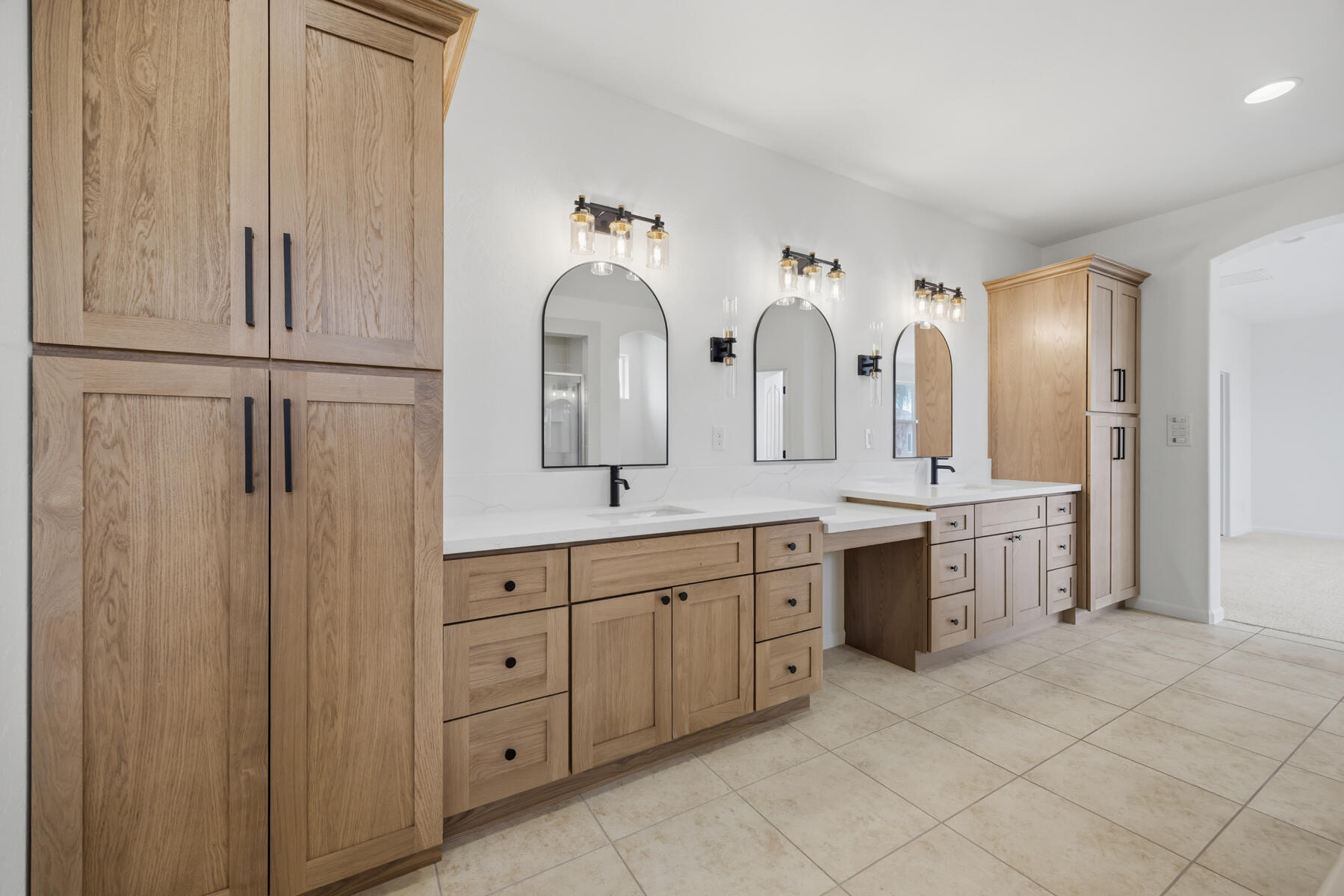 2536 W Stewart Ave, Visalia, CA 93291