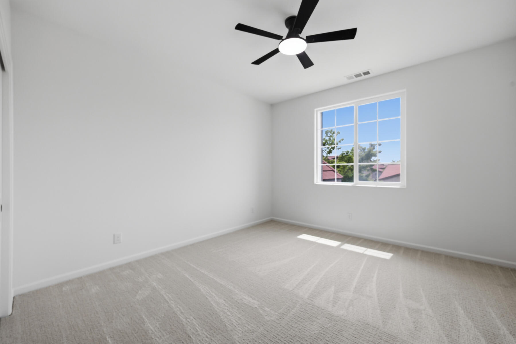 2536 W Stewart Ave, Visalia, CA 93291