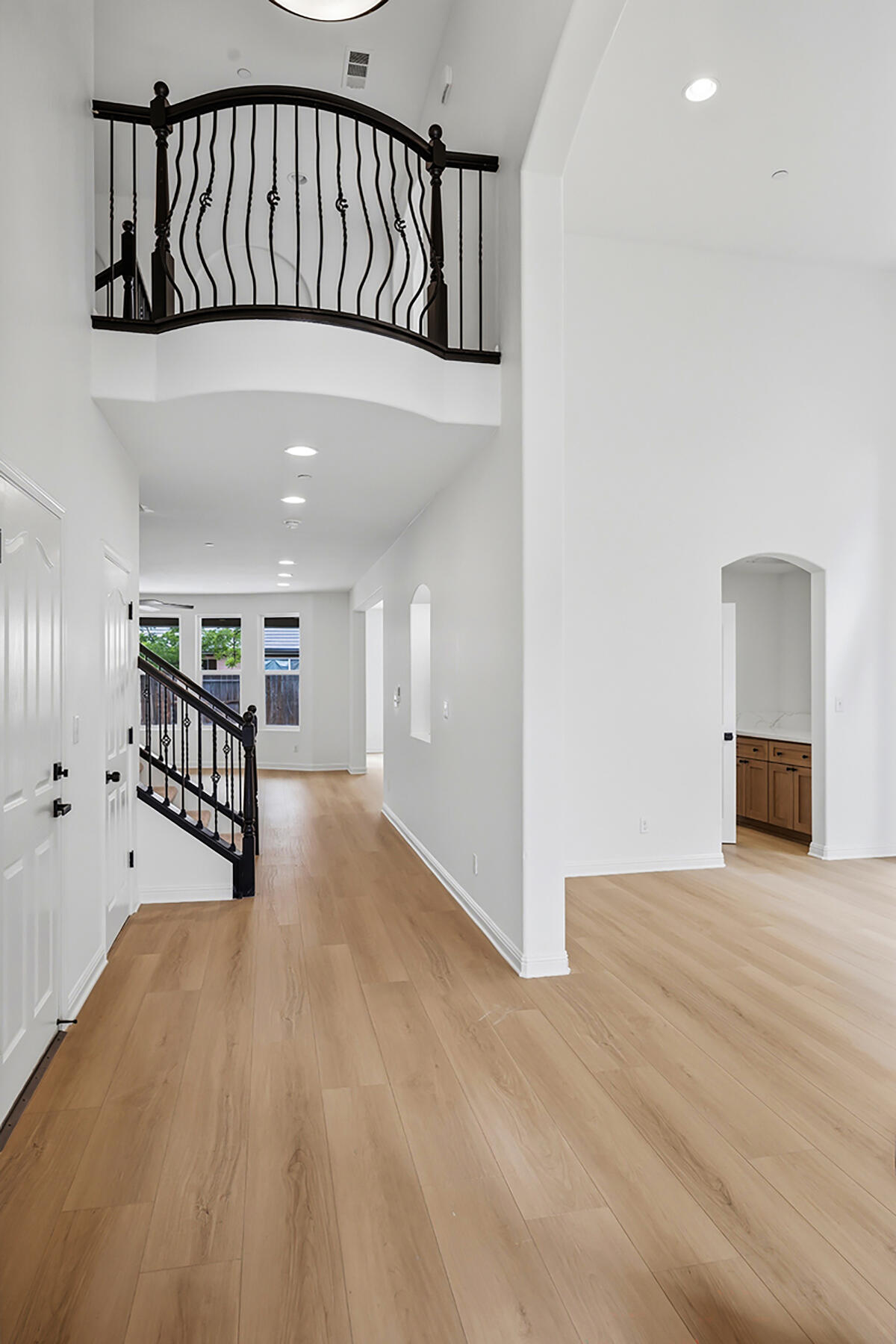 2536 W Stewart Ave, Visalia, CA 93291