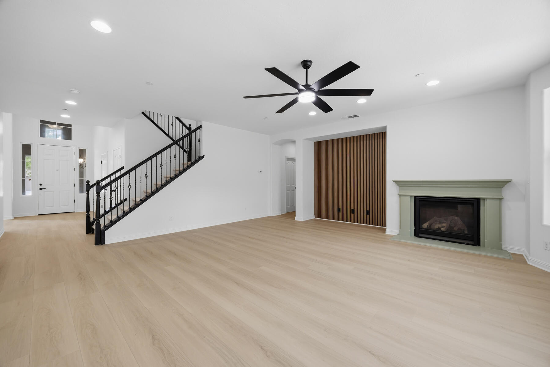 2536 W Stewart Ave, Visalia, CA 93291