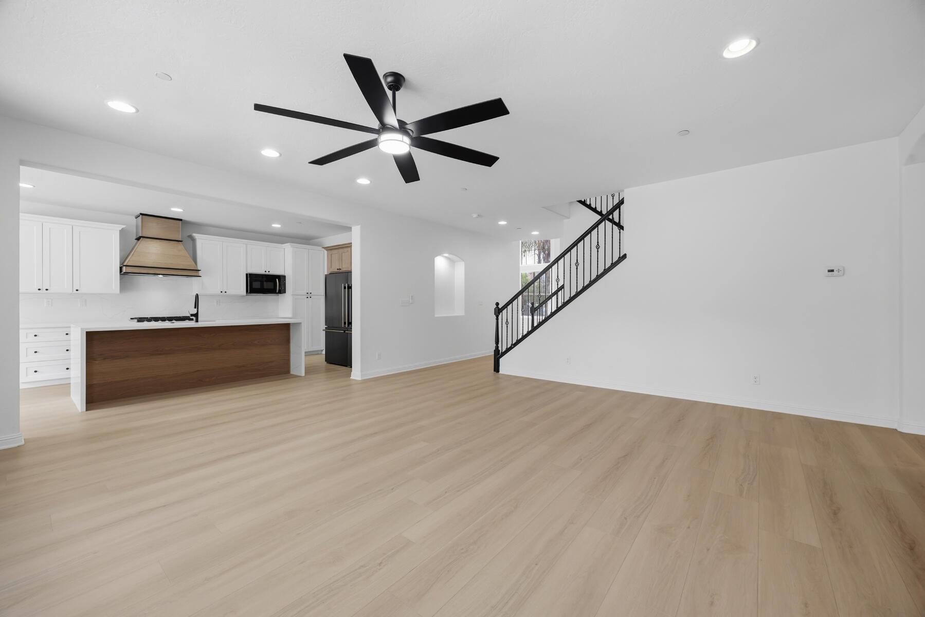 2536 W Stewart Ave, Visalia, CA 93291