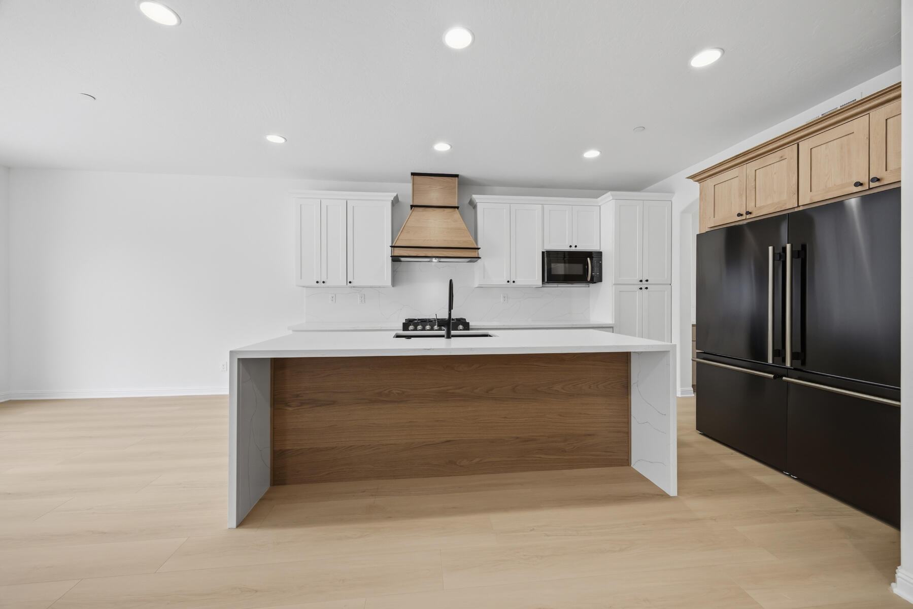 2536 W Stewart Ave, Visalia, CA 93291