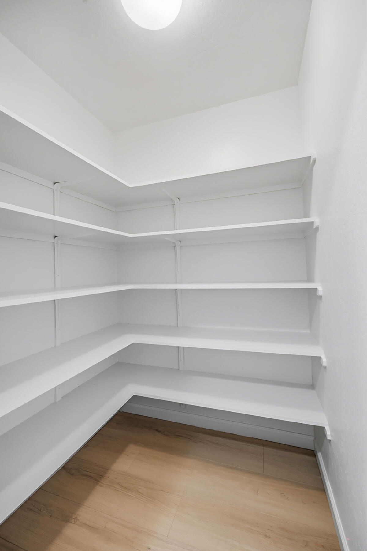 2536 W Stewart Ave, Visalia, CA 93291