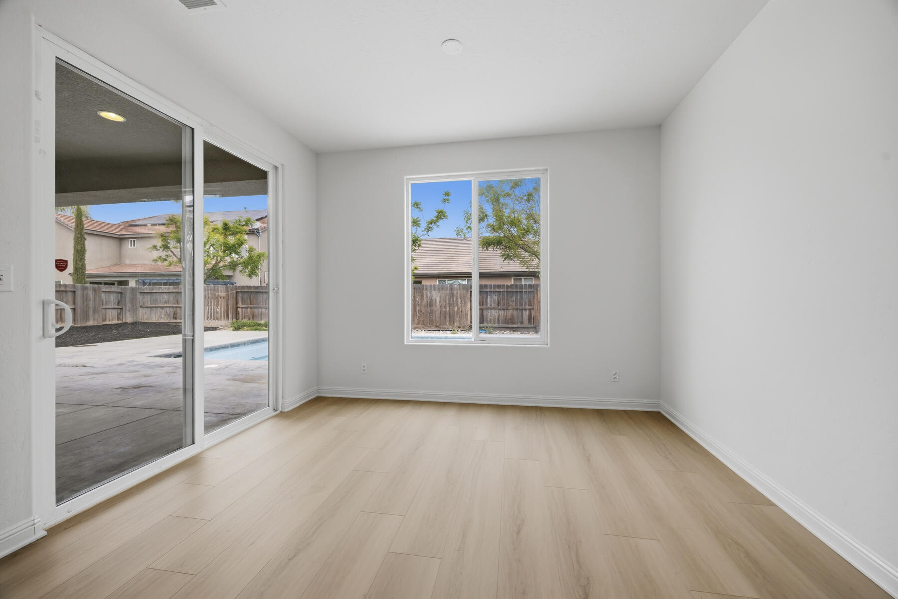 2536 W Stewart Ave, Visalia, CA 93291