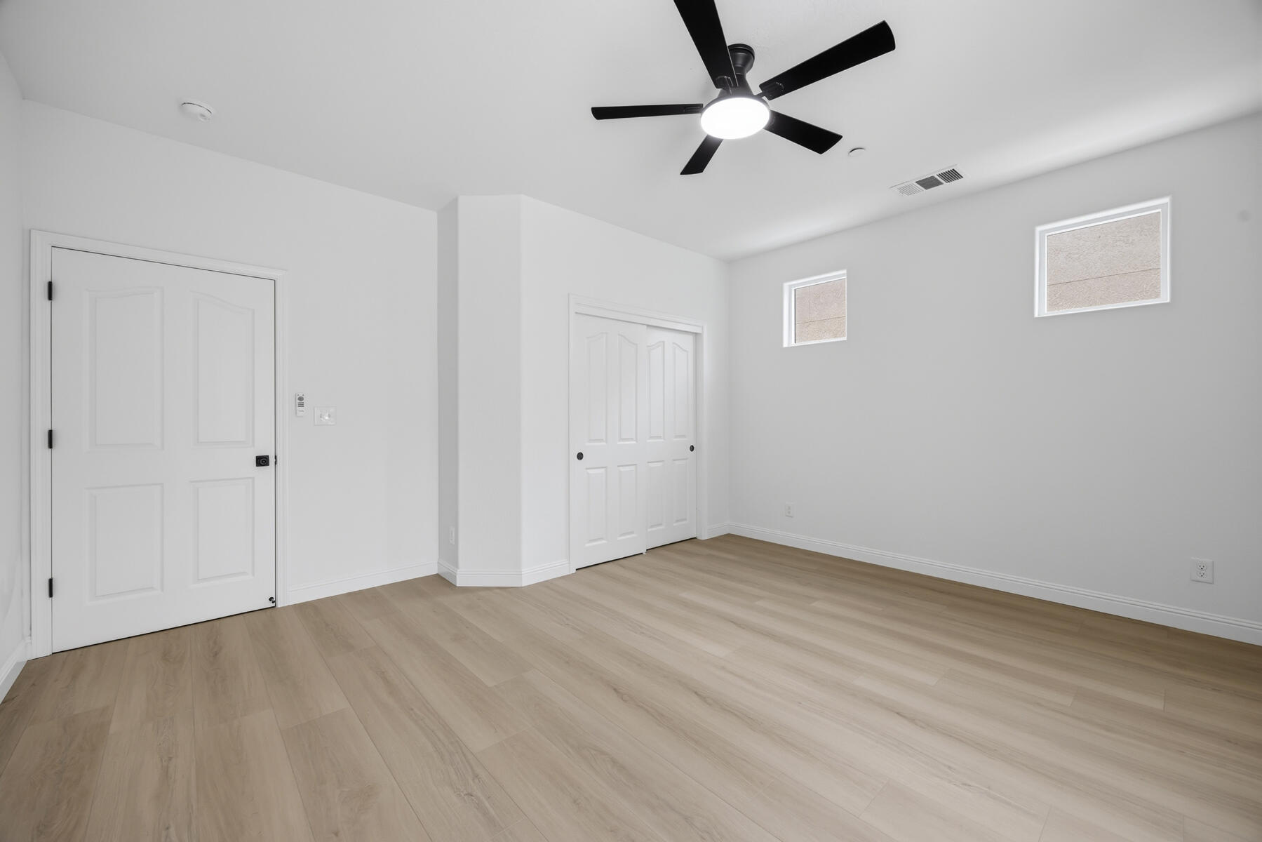 2536 W Stewart Ave, Visalia, CA 93291