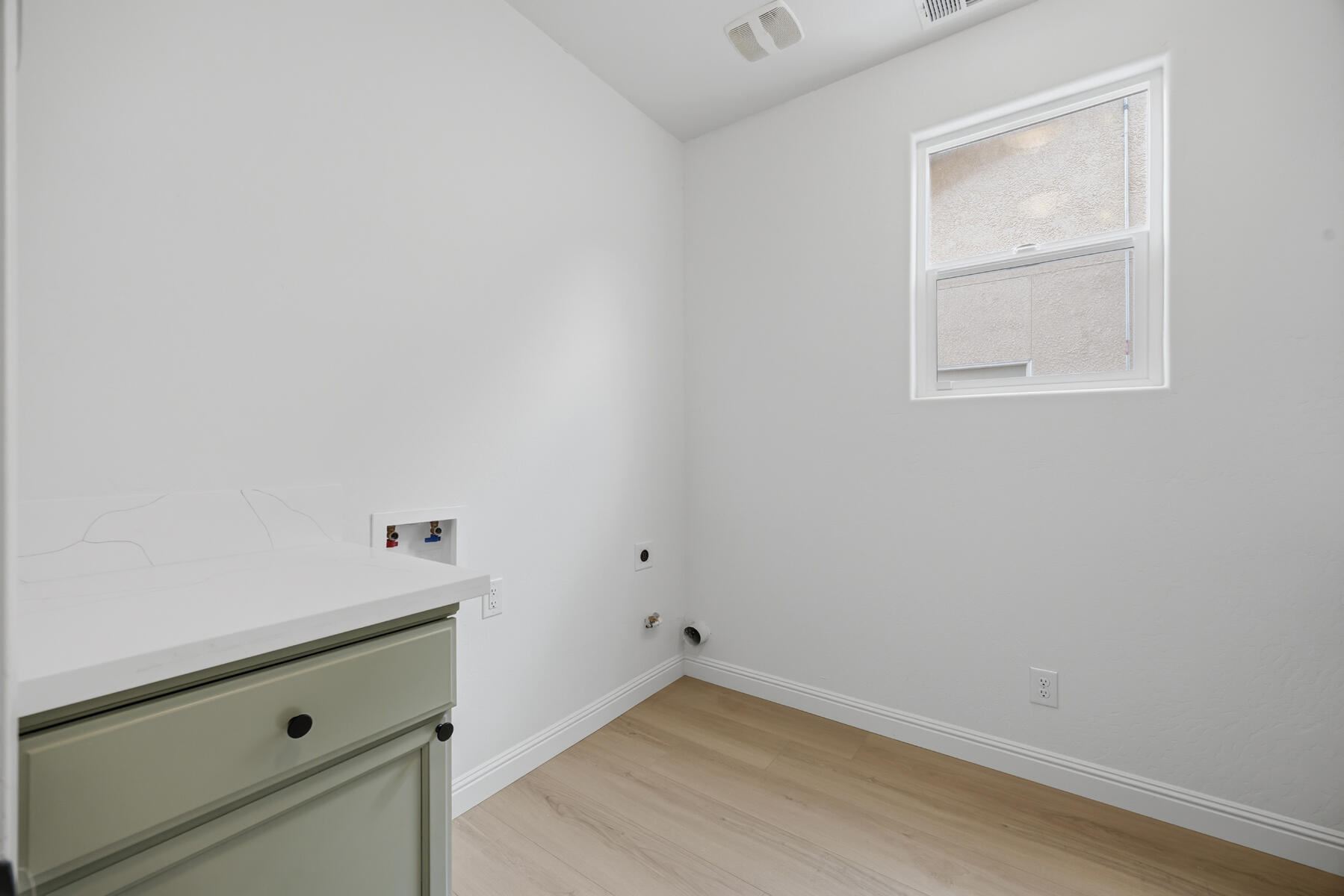 2536 W Stewart Ave, Visalia, CA 93291