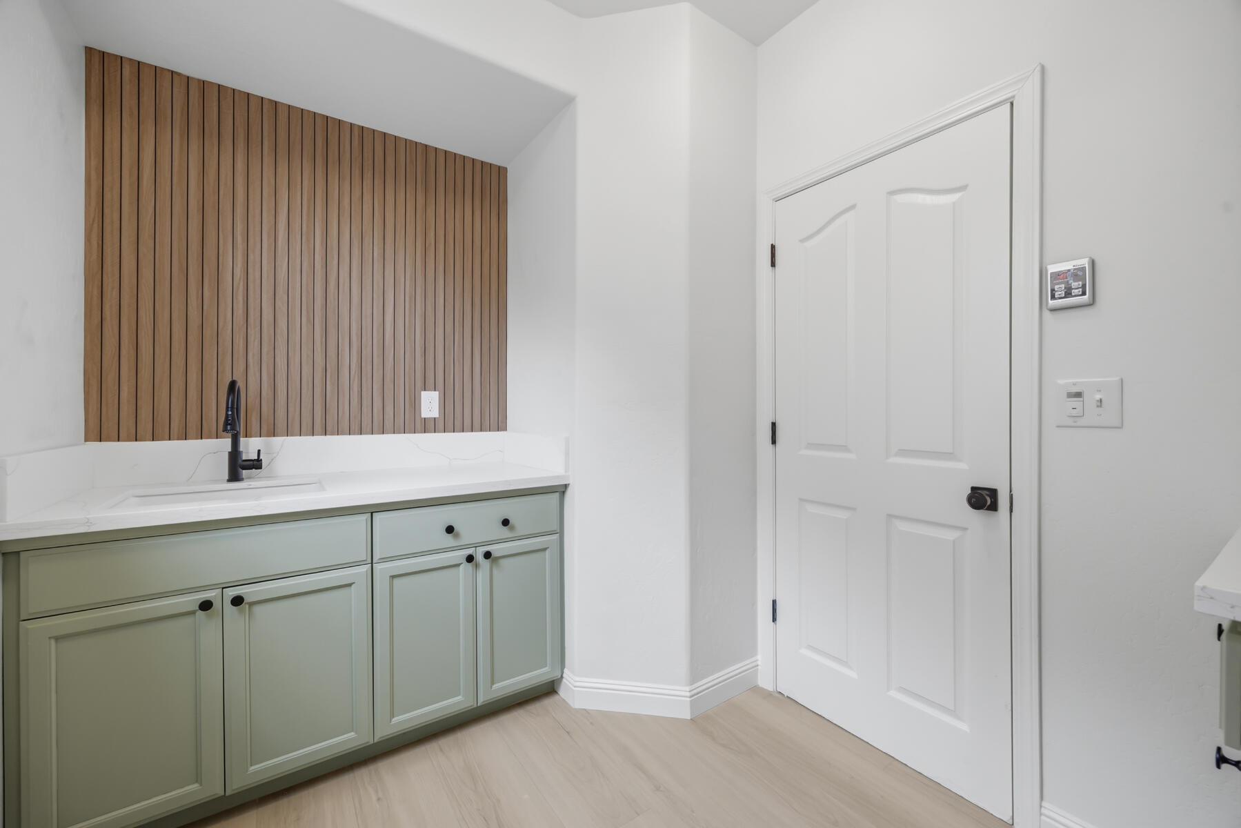 2536 W Stewart Ave, Visalia, CA 93291