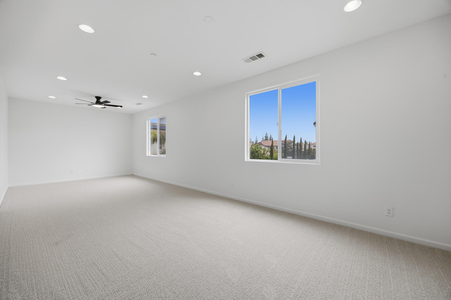 2536 W Stewart Ave, Visalia, CA 93291