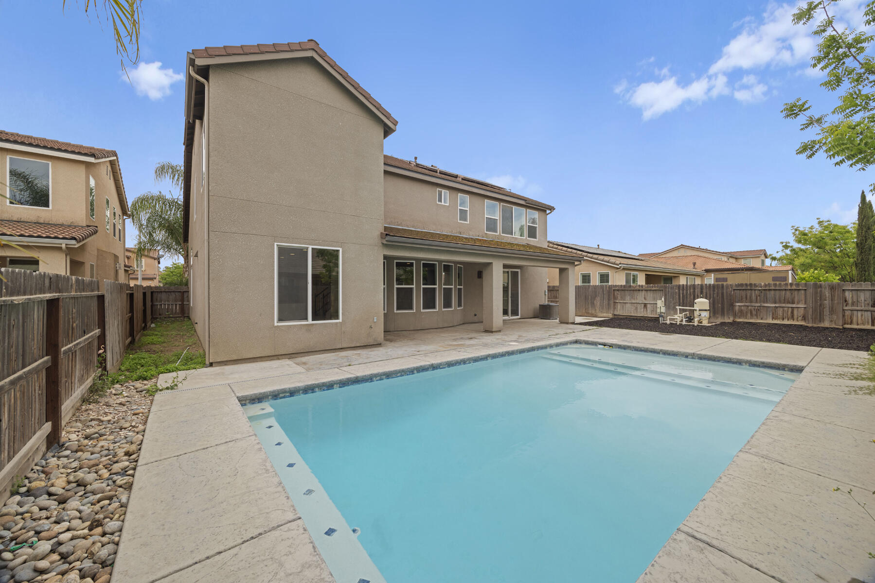 2536 W Stewart Ave, Visalia, CA 93291