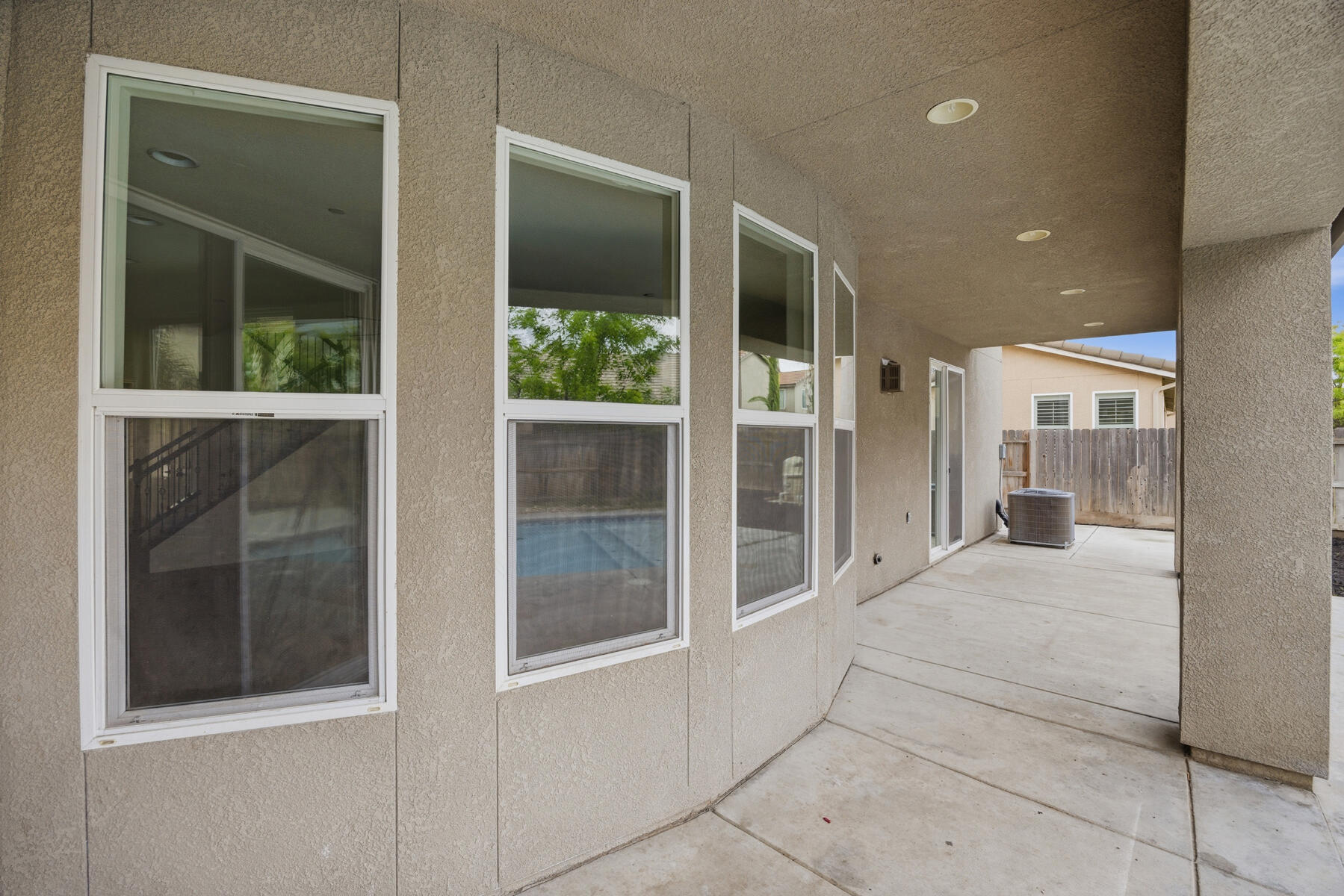 2536 W Stewart Ave, Visalia, CA 93291