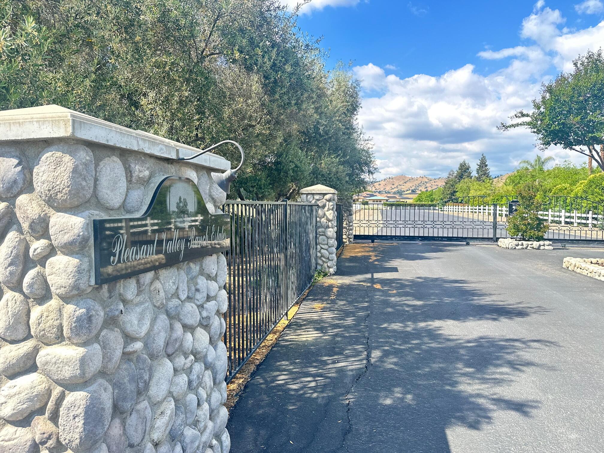 17603 Meagan Ct, Springville, CA 93265