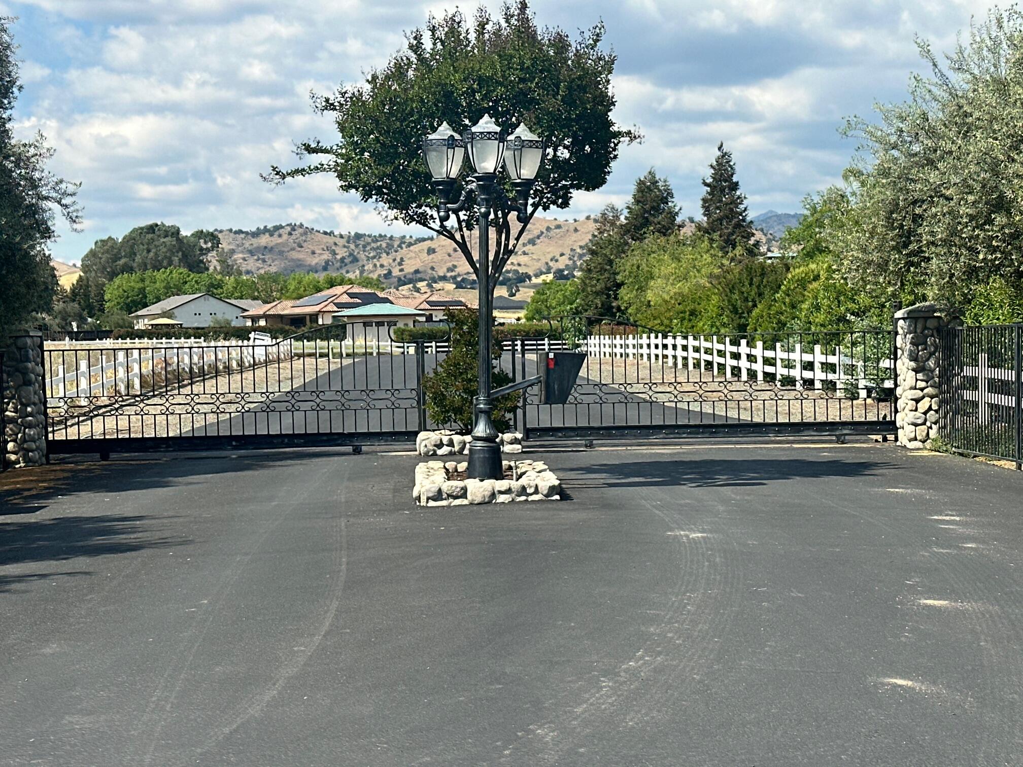 17603 Meagan Ct, Springville, CA 93265