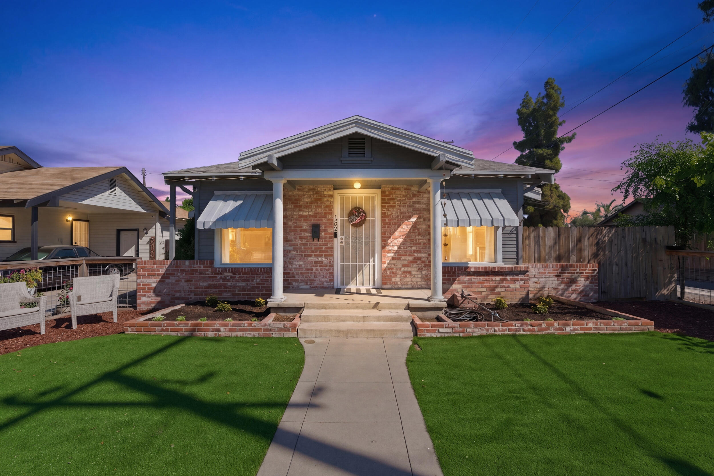 1320 W Oak Ave, Visalia, CA 93291