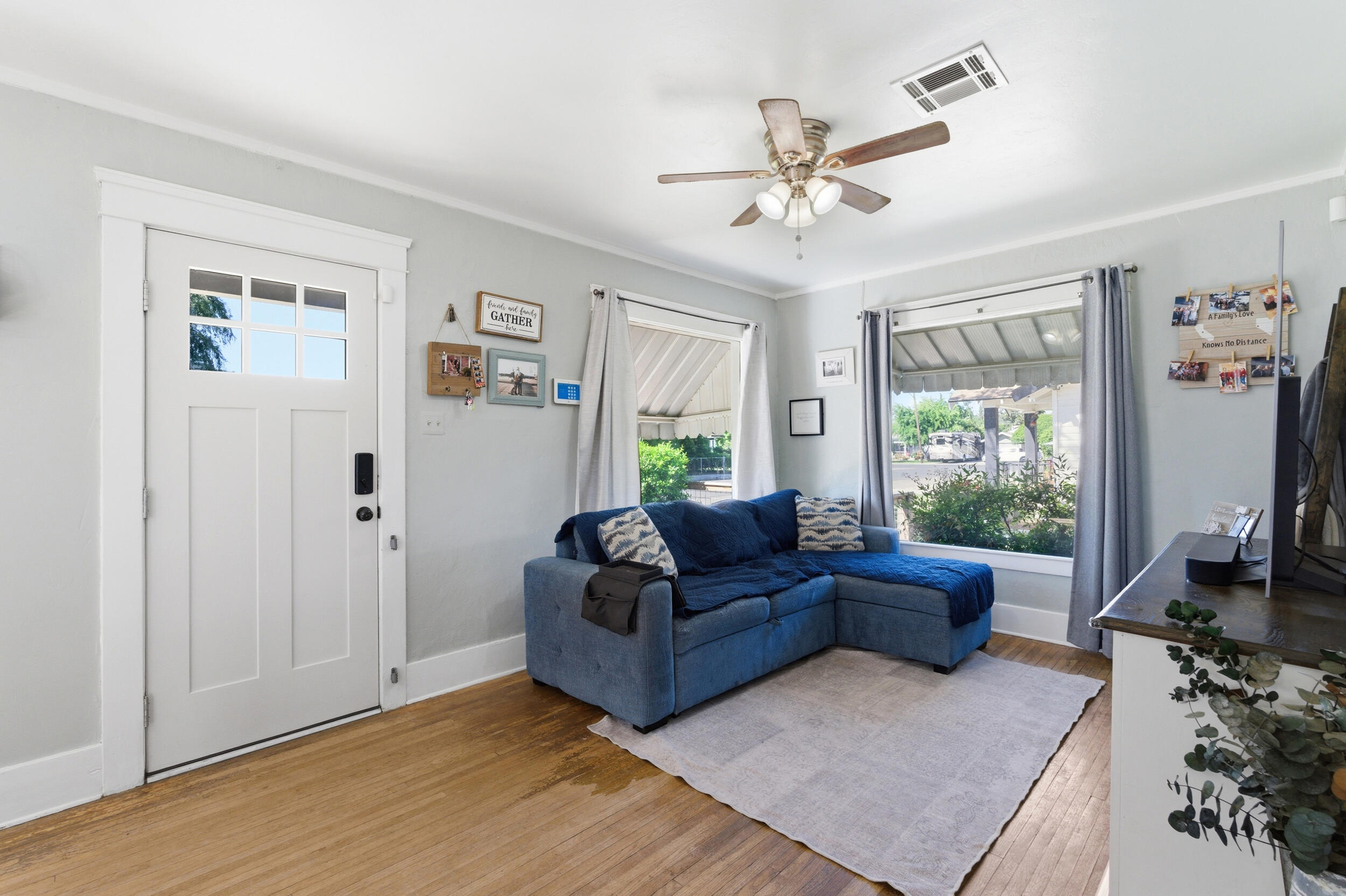 1320 W Oak Ave, Visalia, CA 93291