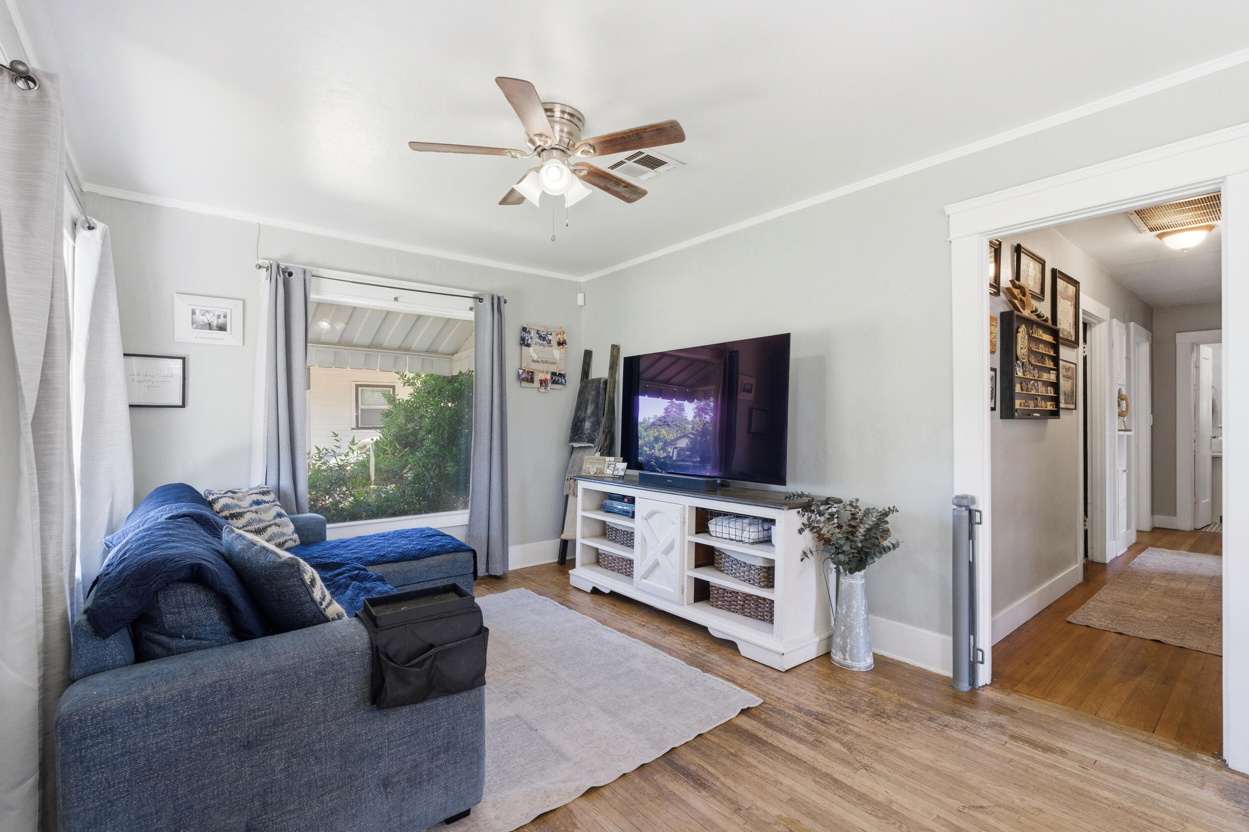 1320 W Oak Ave, Visalia, CA 93291