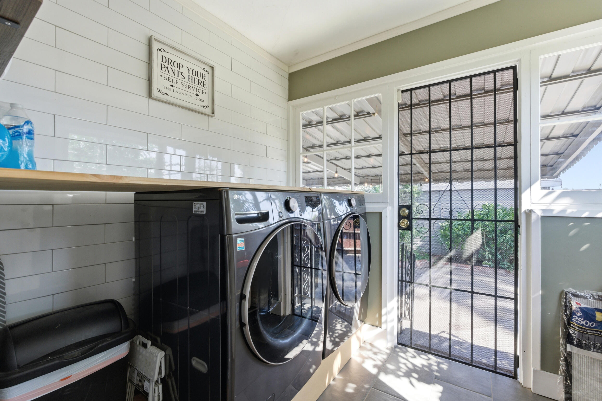 1320 W Oak Ave, Visalia, CA 93291