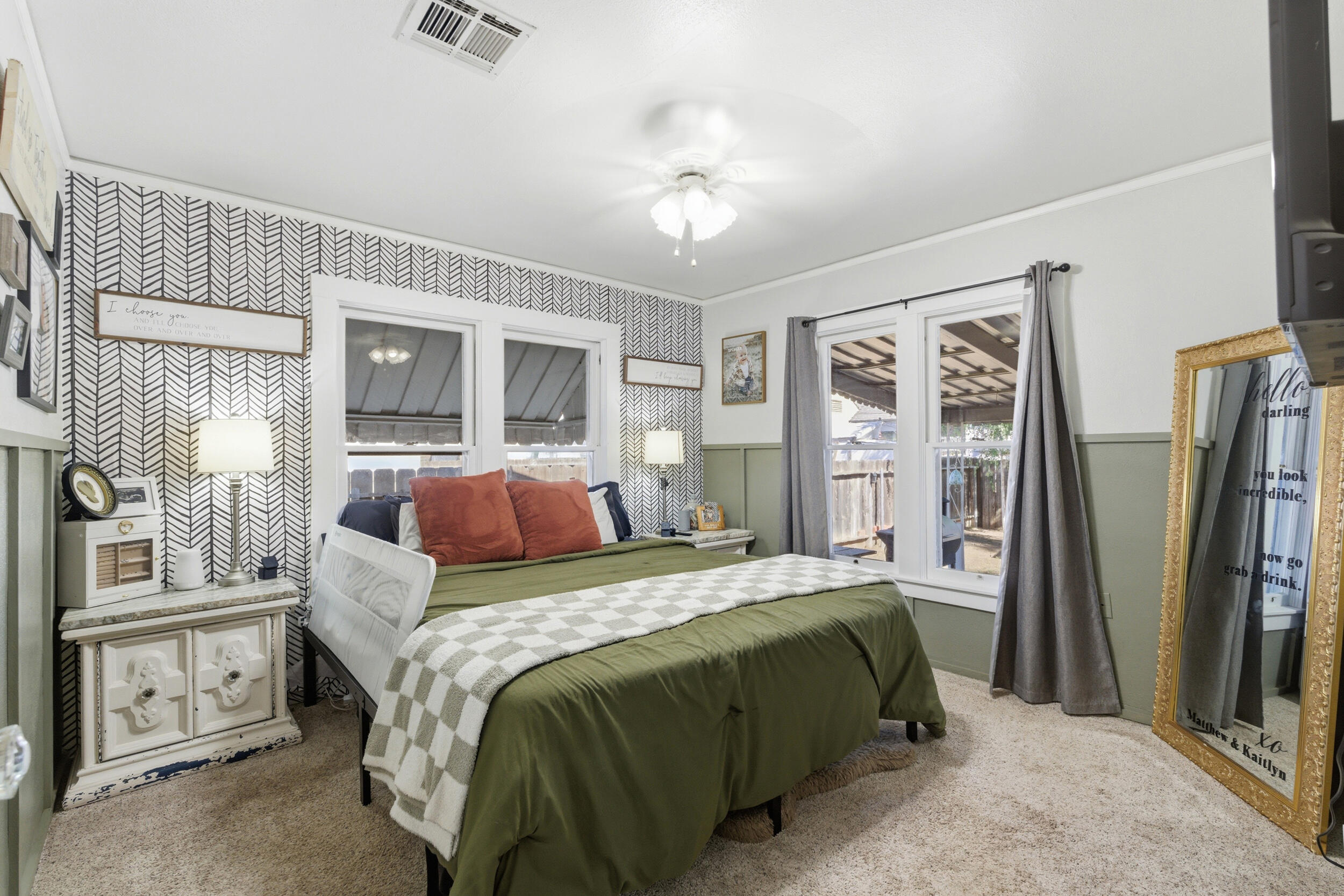 1320 W Oak Ave, Visalia, CA 93291