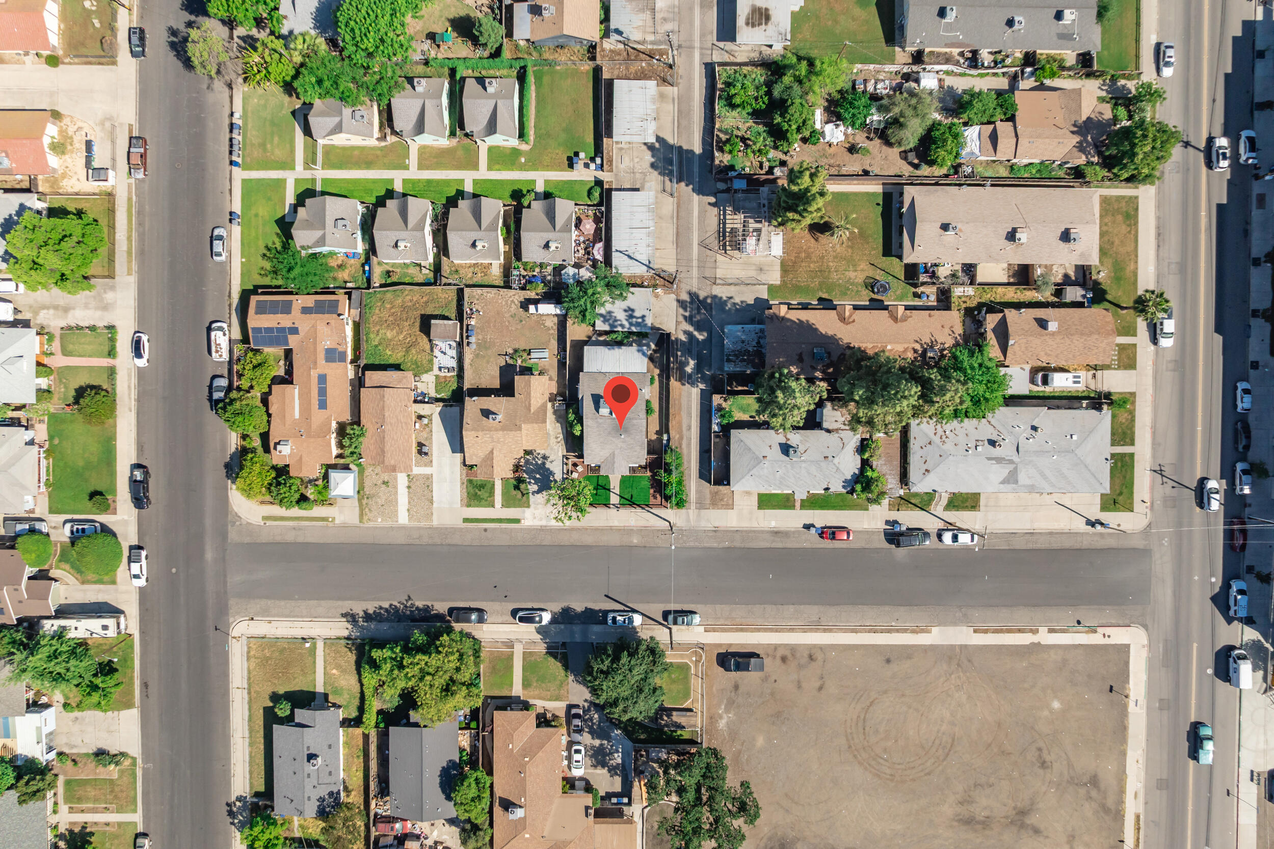 1320 W Oak Ave, Visalia, CA 93291