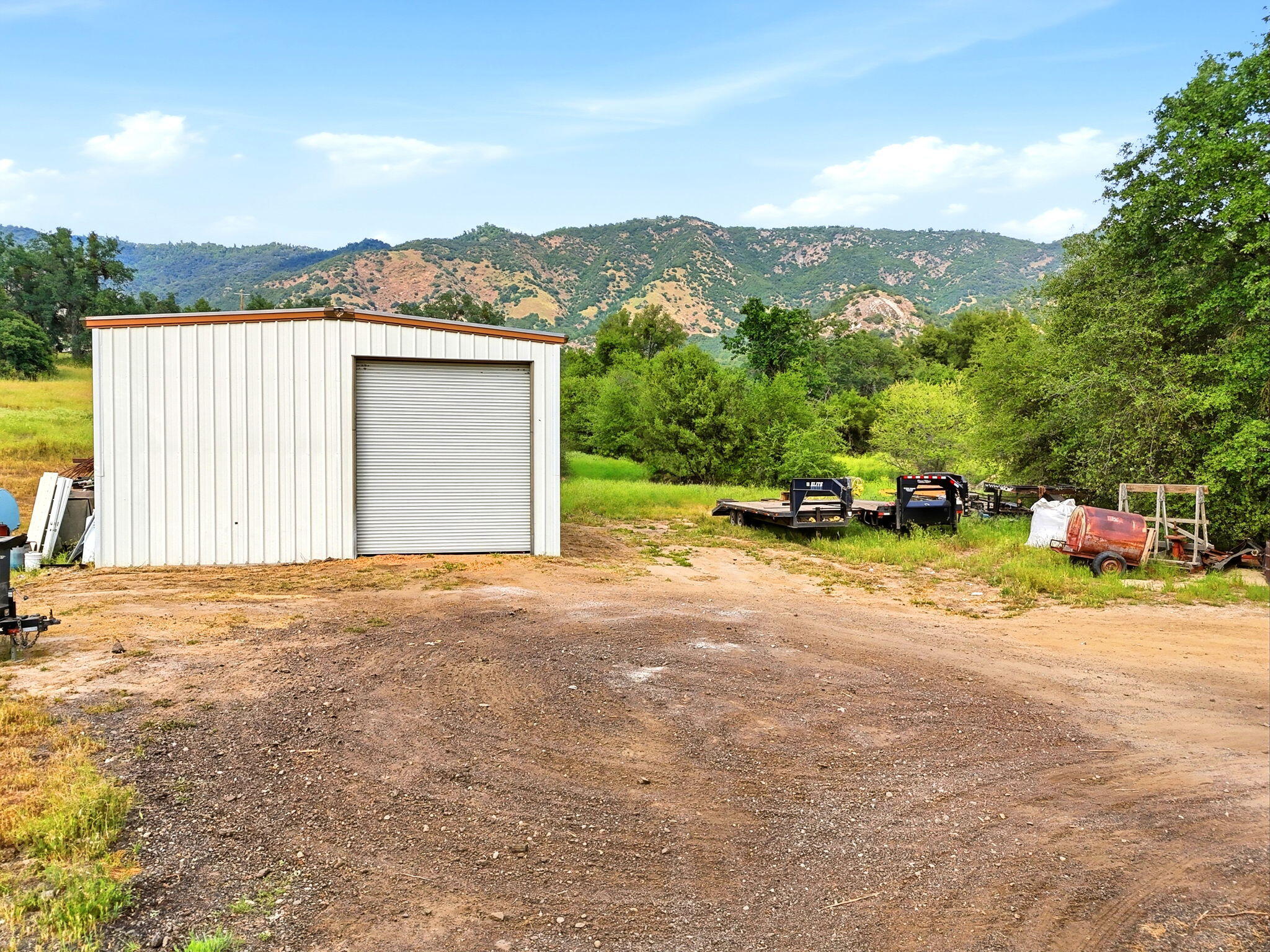 39348 Dunlap Rd, Yokuts Valley, CA 93675