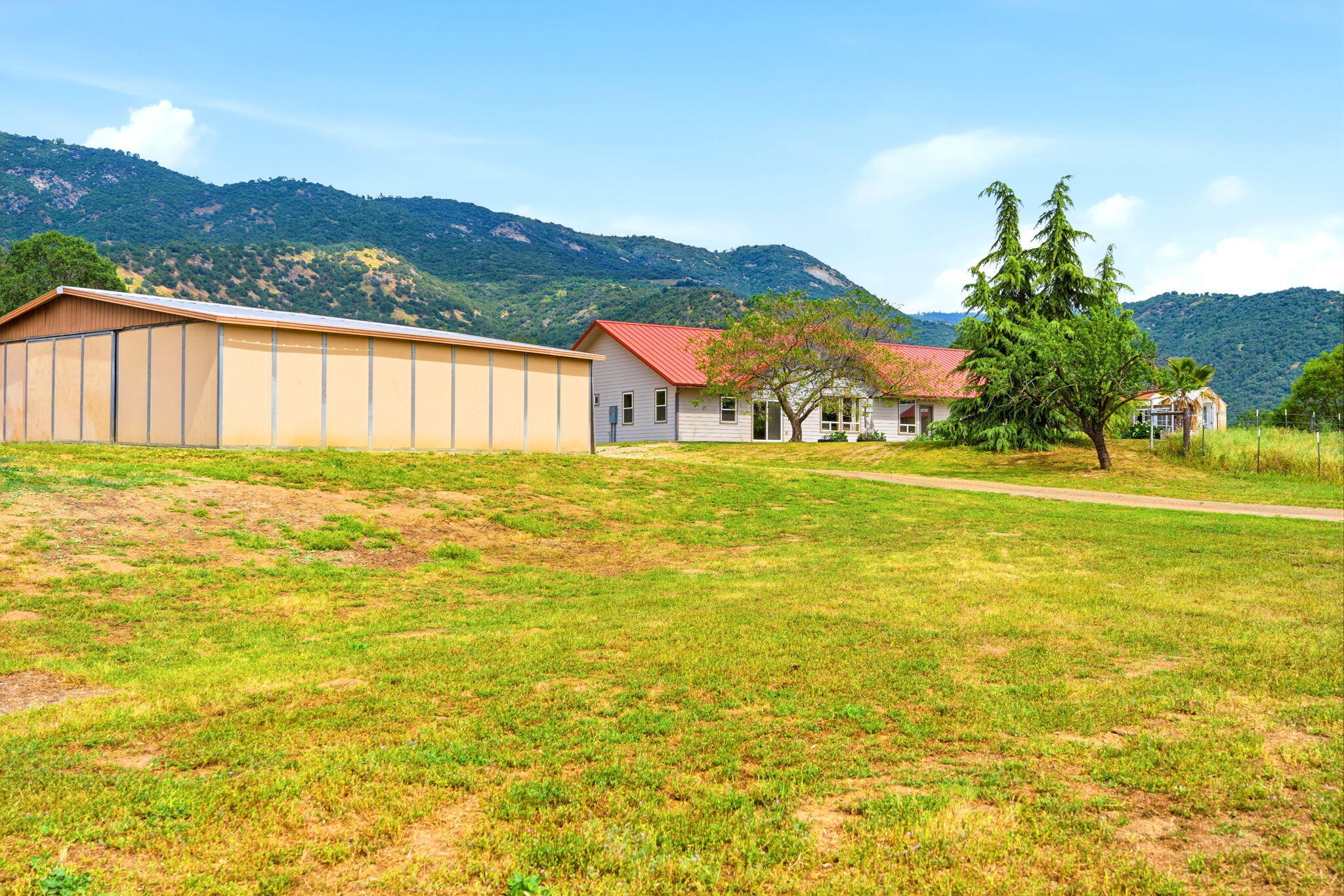 39348 Dunlap Rd, Yokuts Valley, CA 93675
