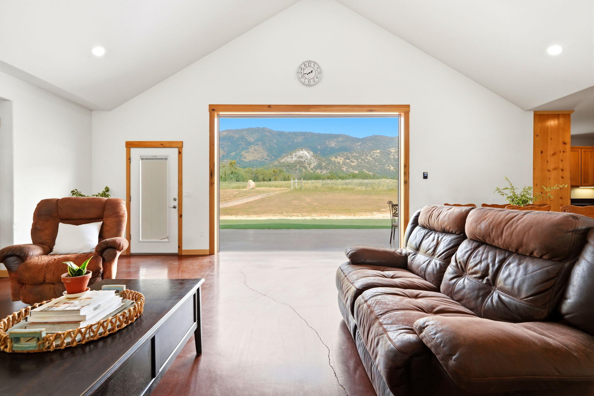 39348 Dunlap Rd, Yokuts Valley, CA 93675