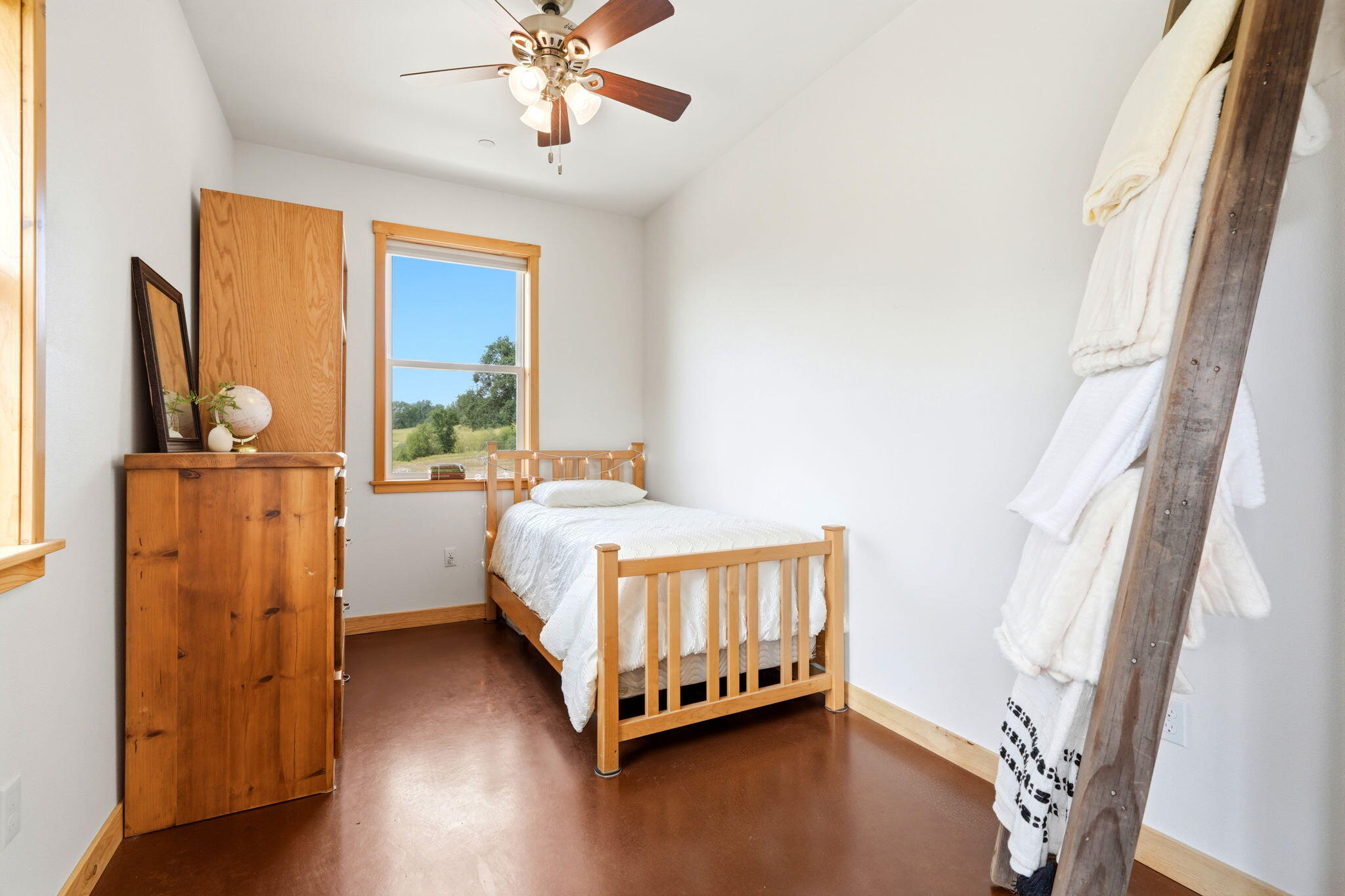 39348 Dunlap Rd, Yokuts Valley, CA 93675