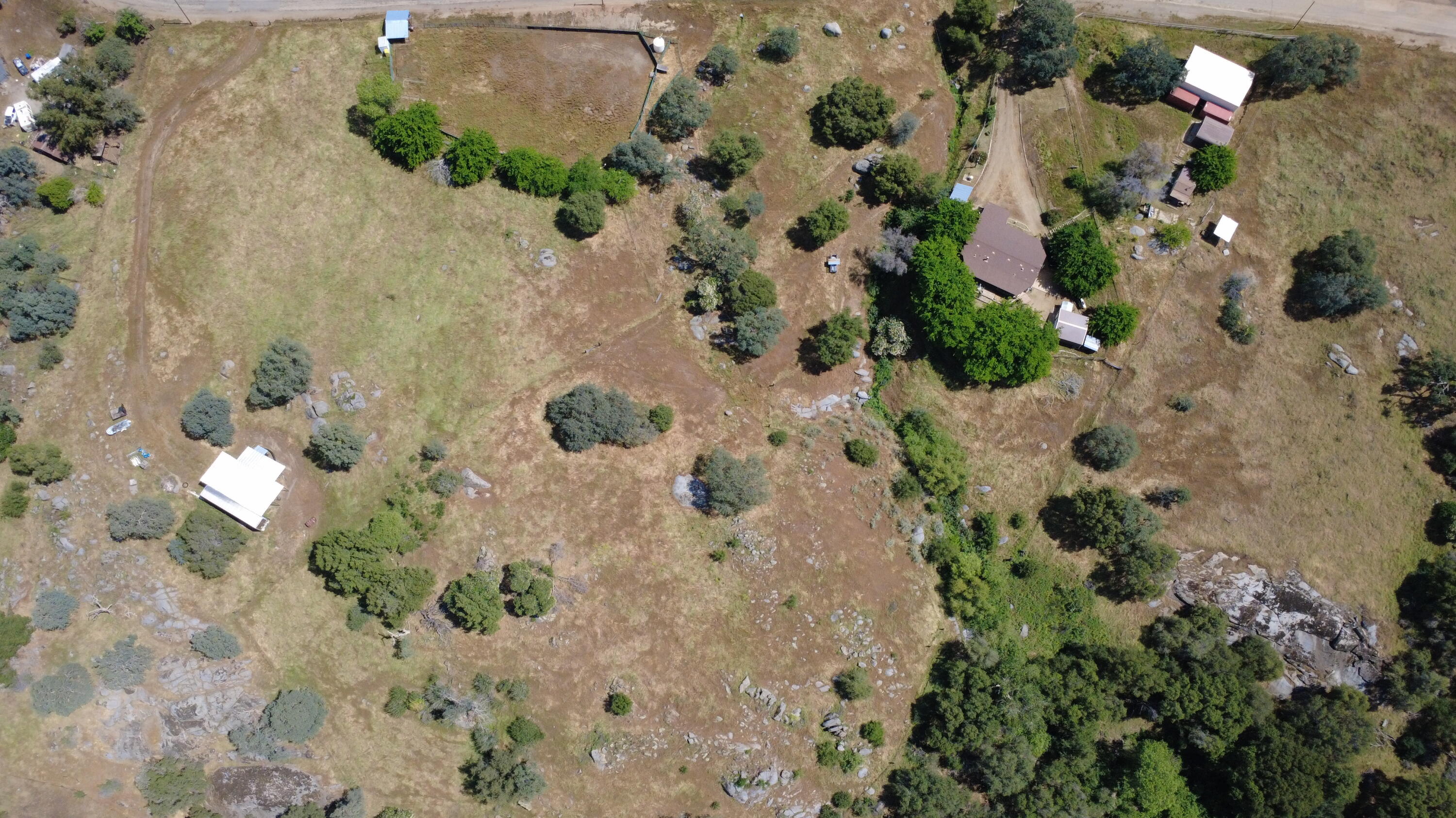 39569 Clover Ln, Yokuts Valley, CA 93675