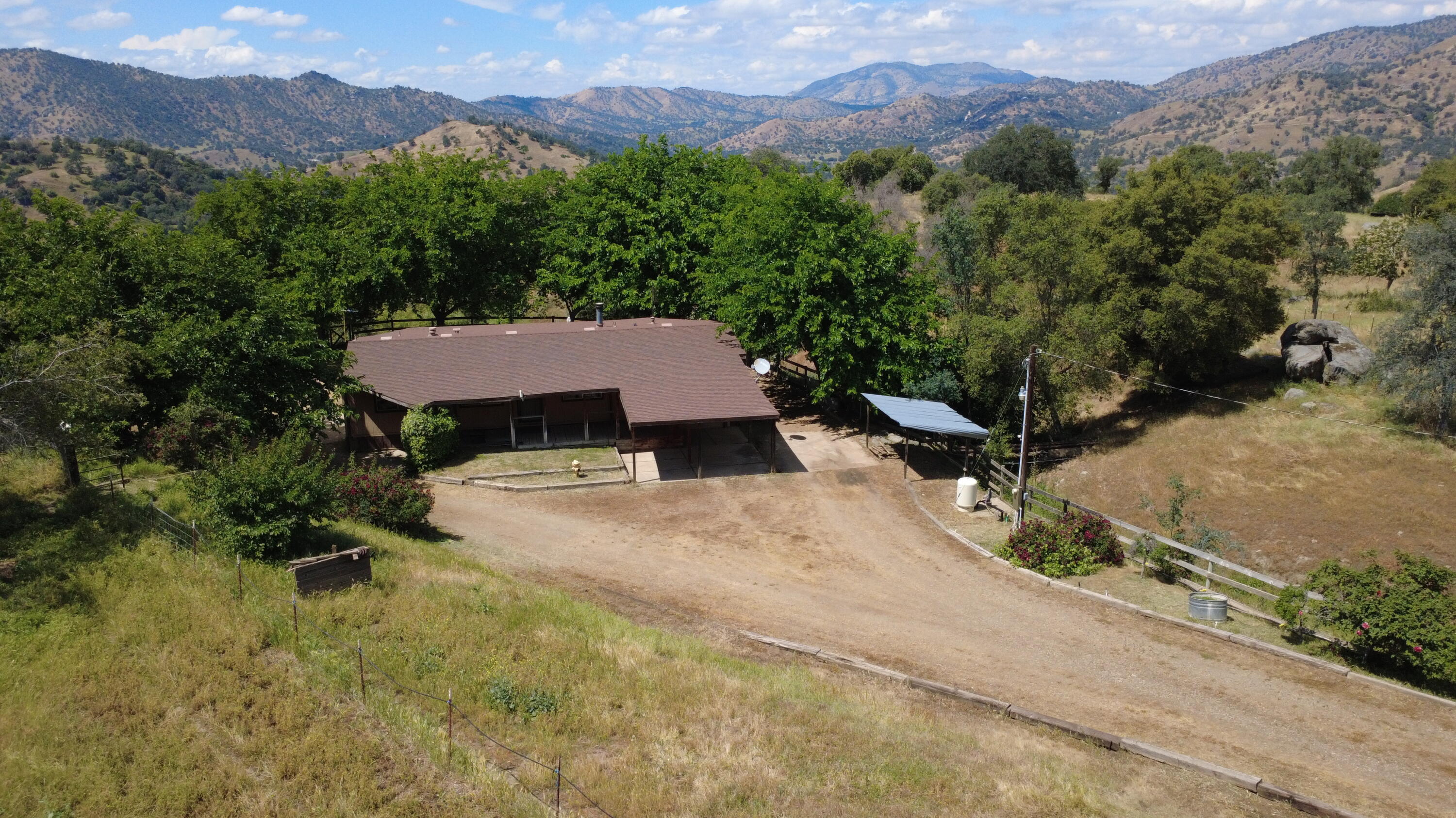 39569 Clover Ln, Yokuts Valley, CA 93675