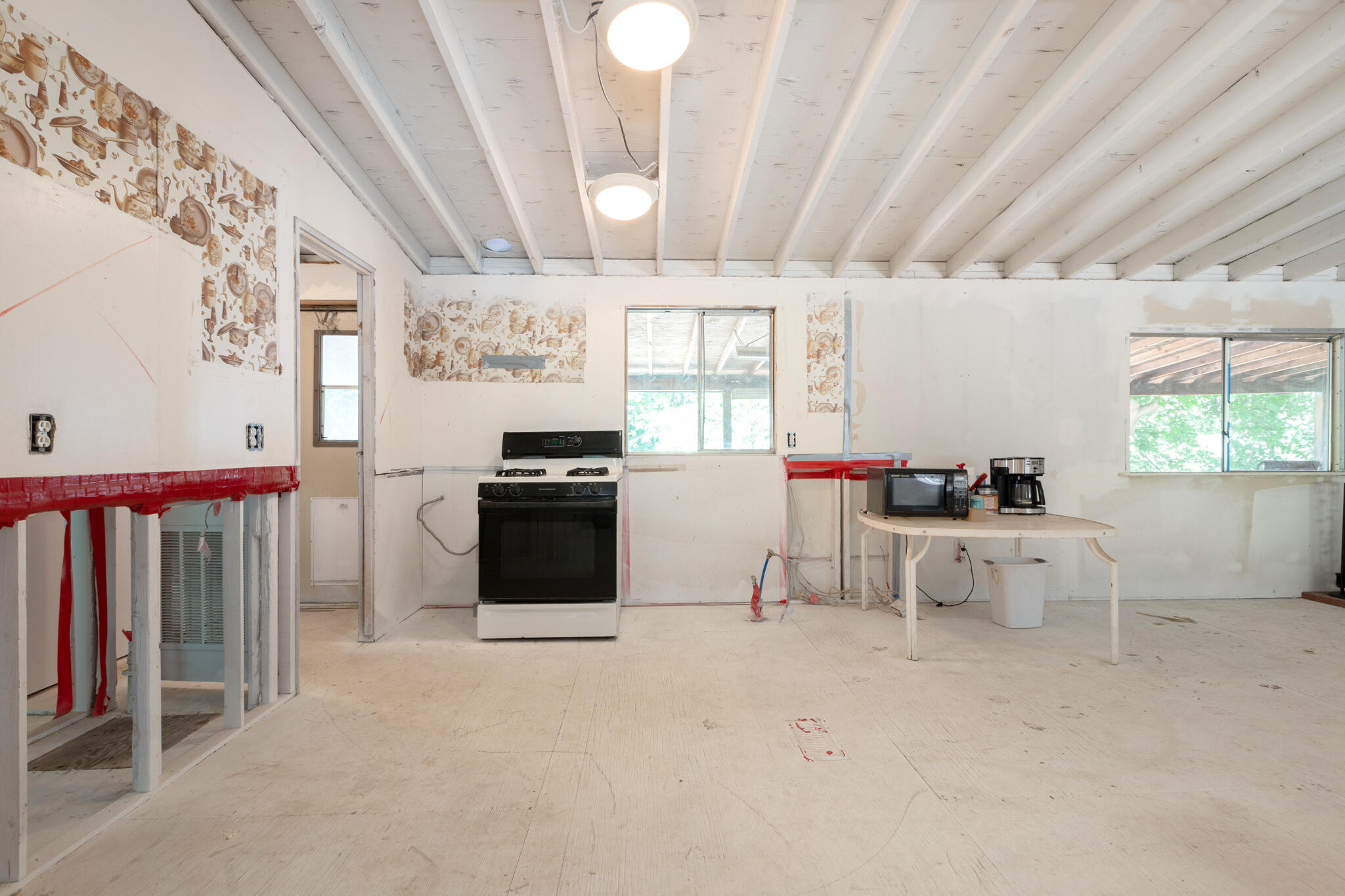 39569 Clover Ln, Yokuts Valley, CA 93675