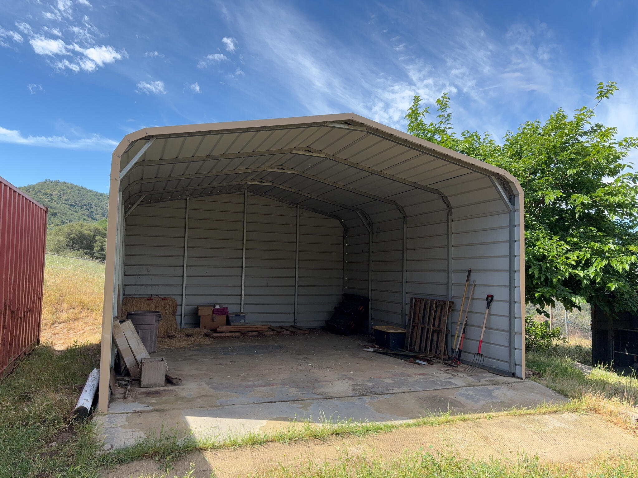 39569 Clover Ln, Yokuts Valley, CA 93675