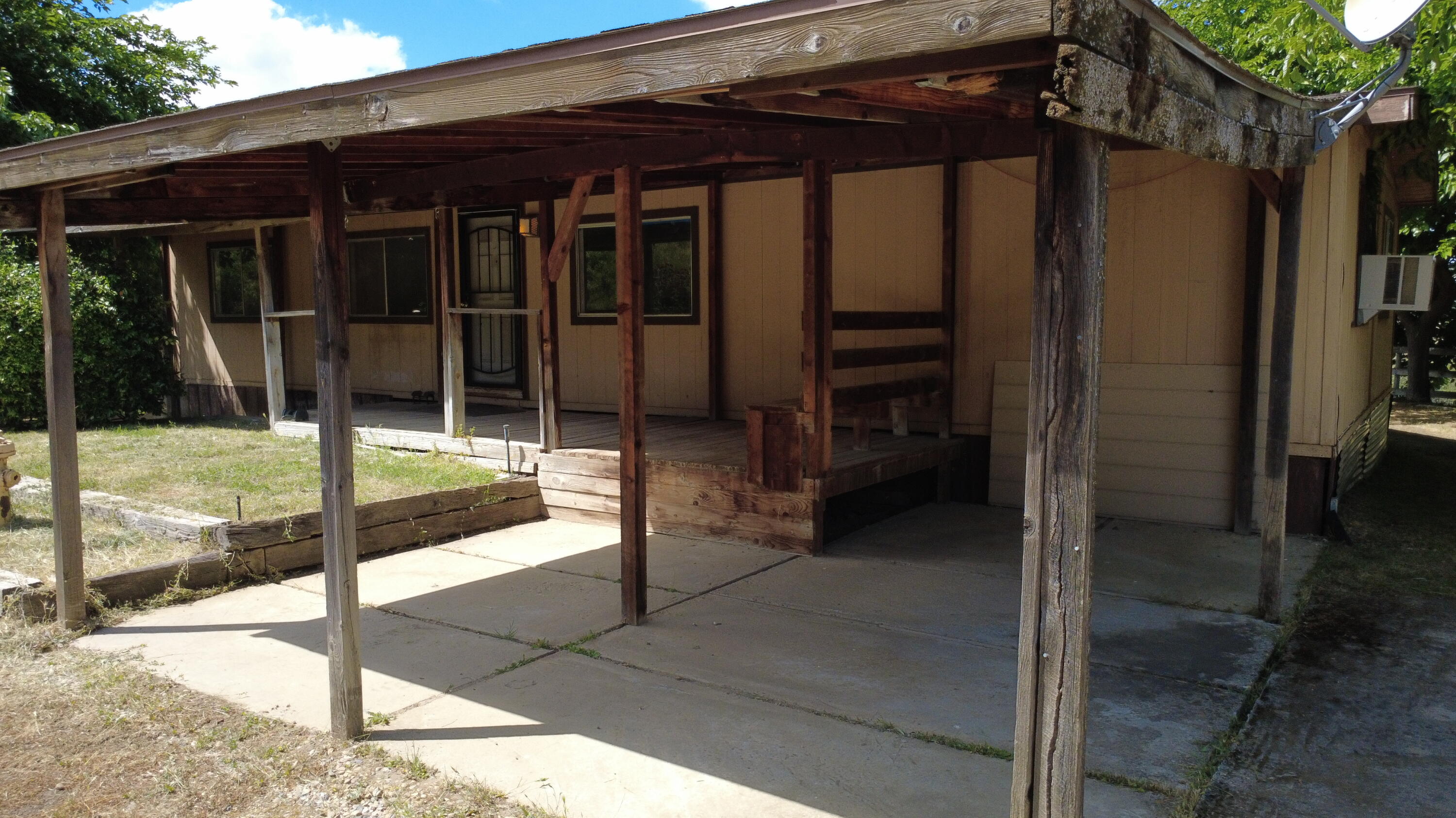 39569 Clover Ln, Yokuts Valley, CA 93675