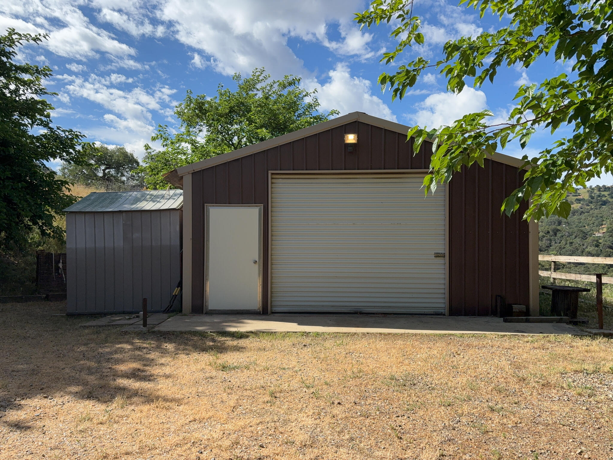 39569 Clover Ln, Yokuts Valley, CA 93675