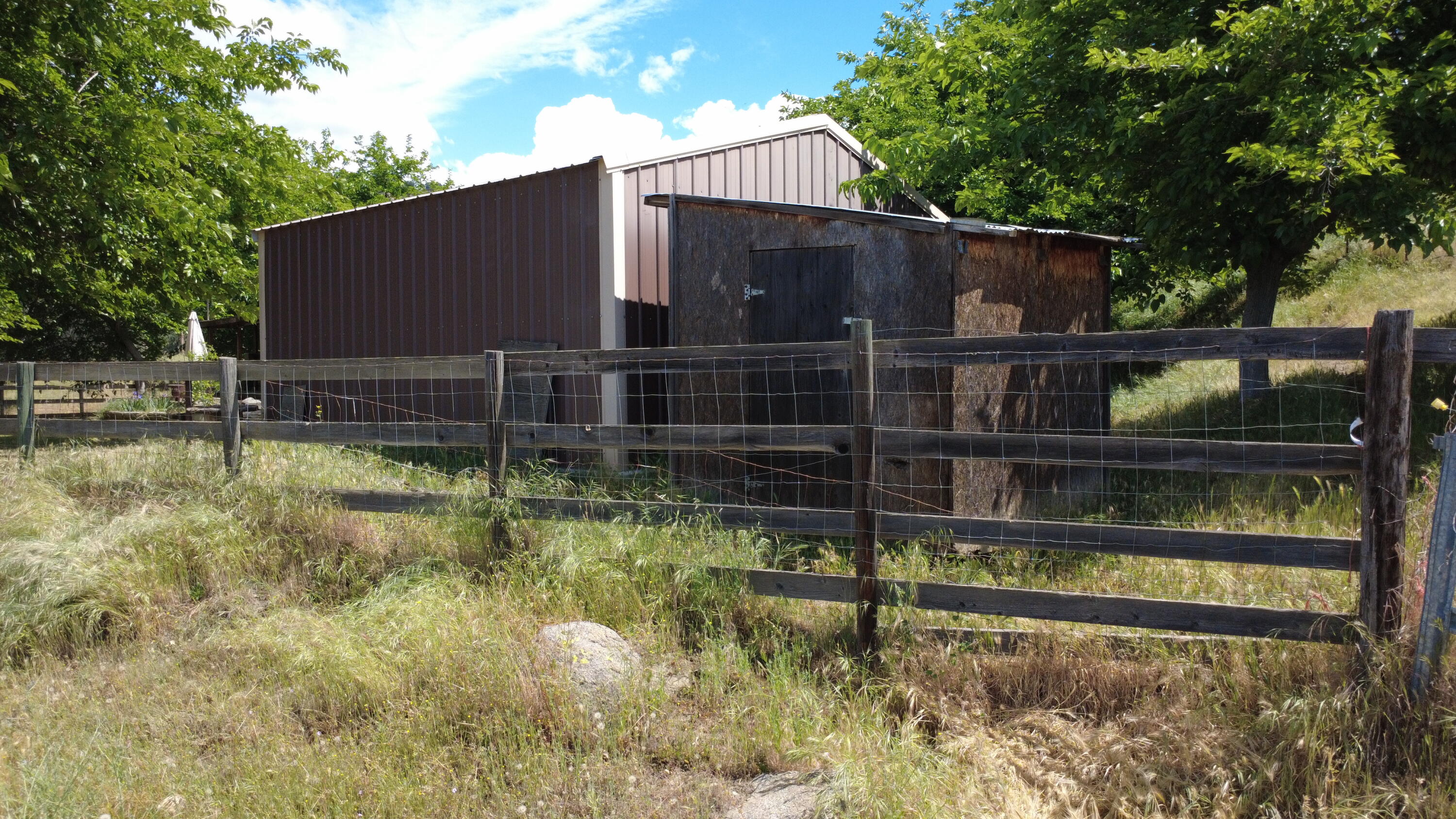 39569 Clover Ln, Yokuts Valley, CA 93675