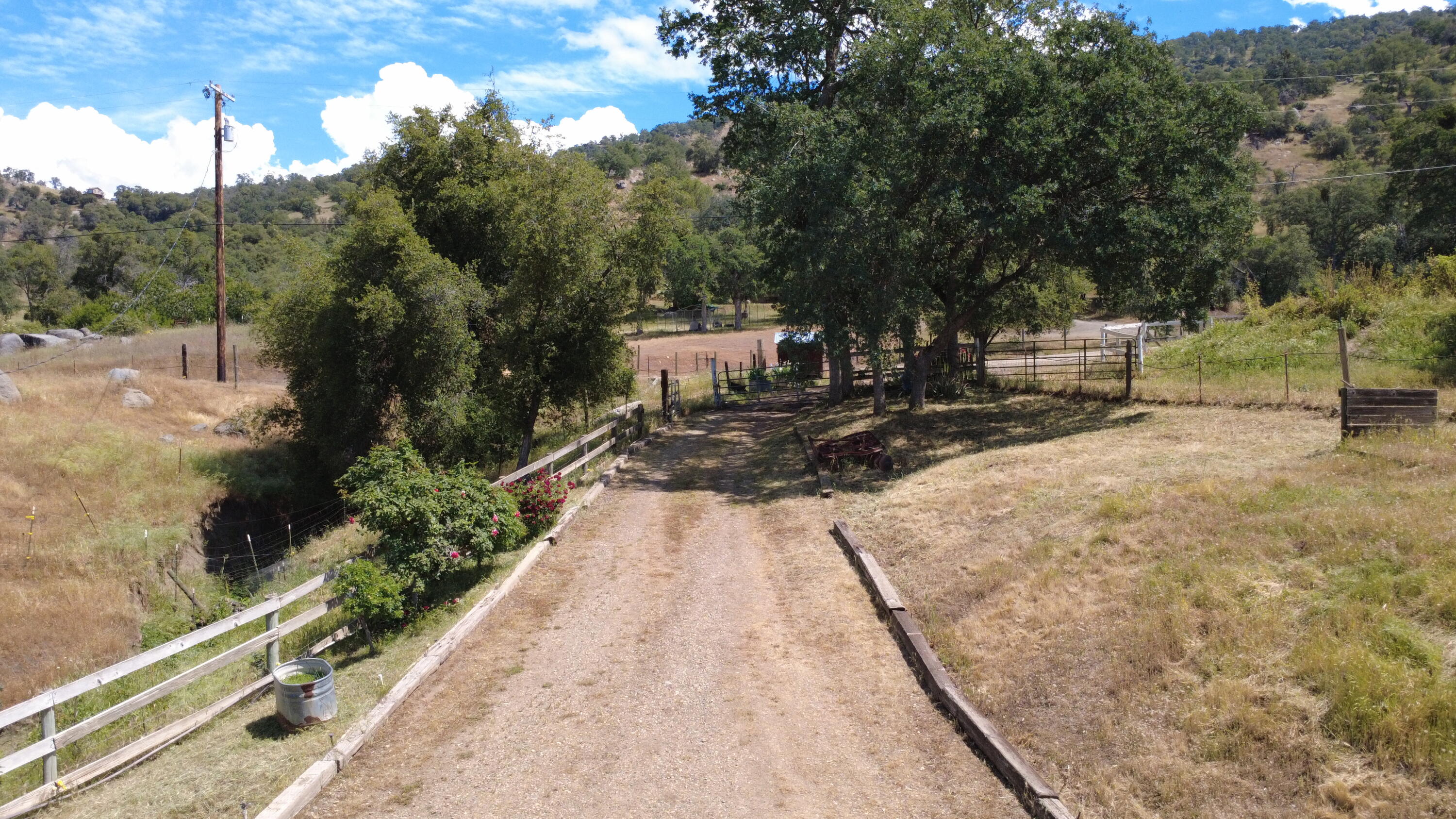 39569 Clover Ln, Yokuts Valley, CA 93675