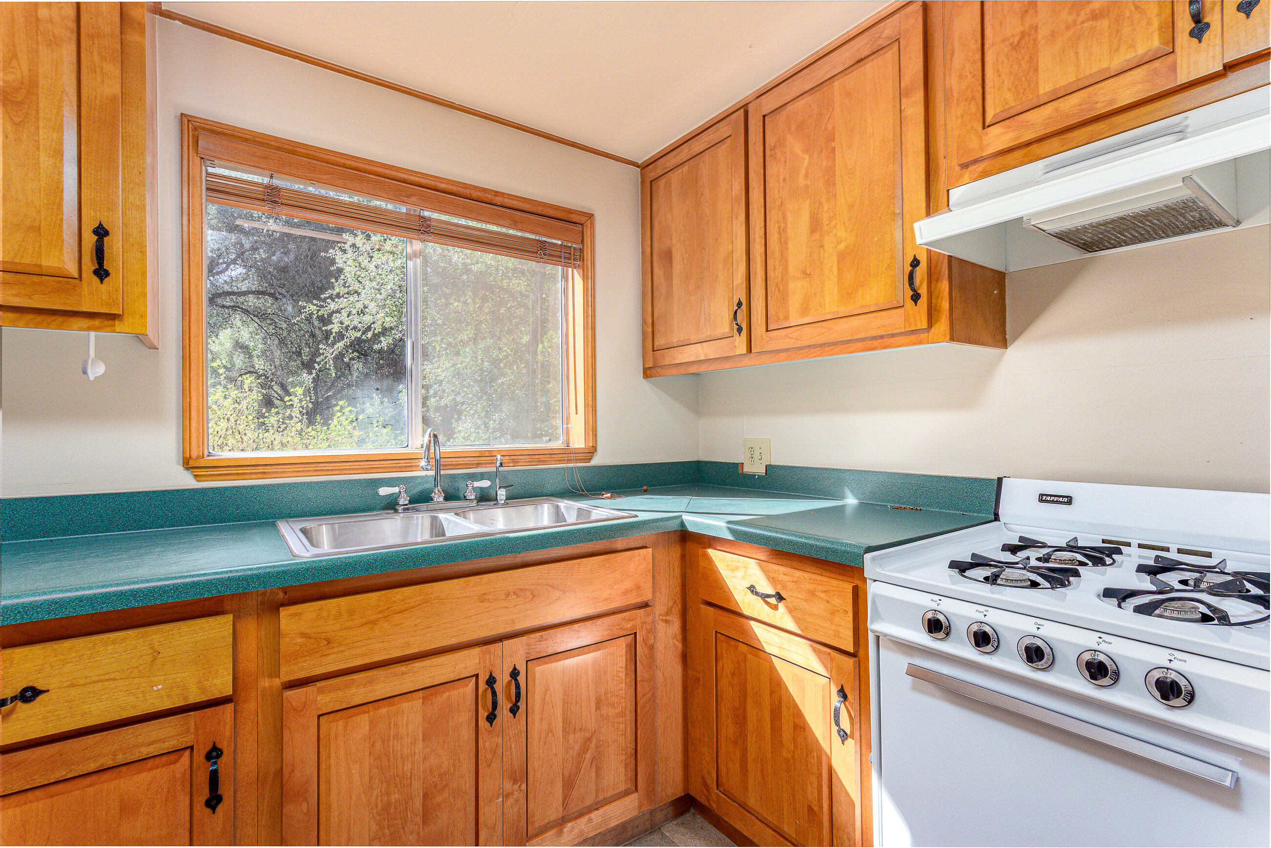 47993 N Fork Dr, Three Rivers, CA 93271