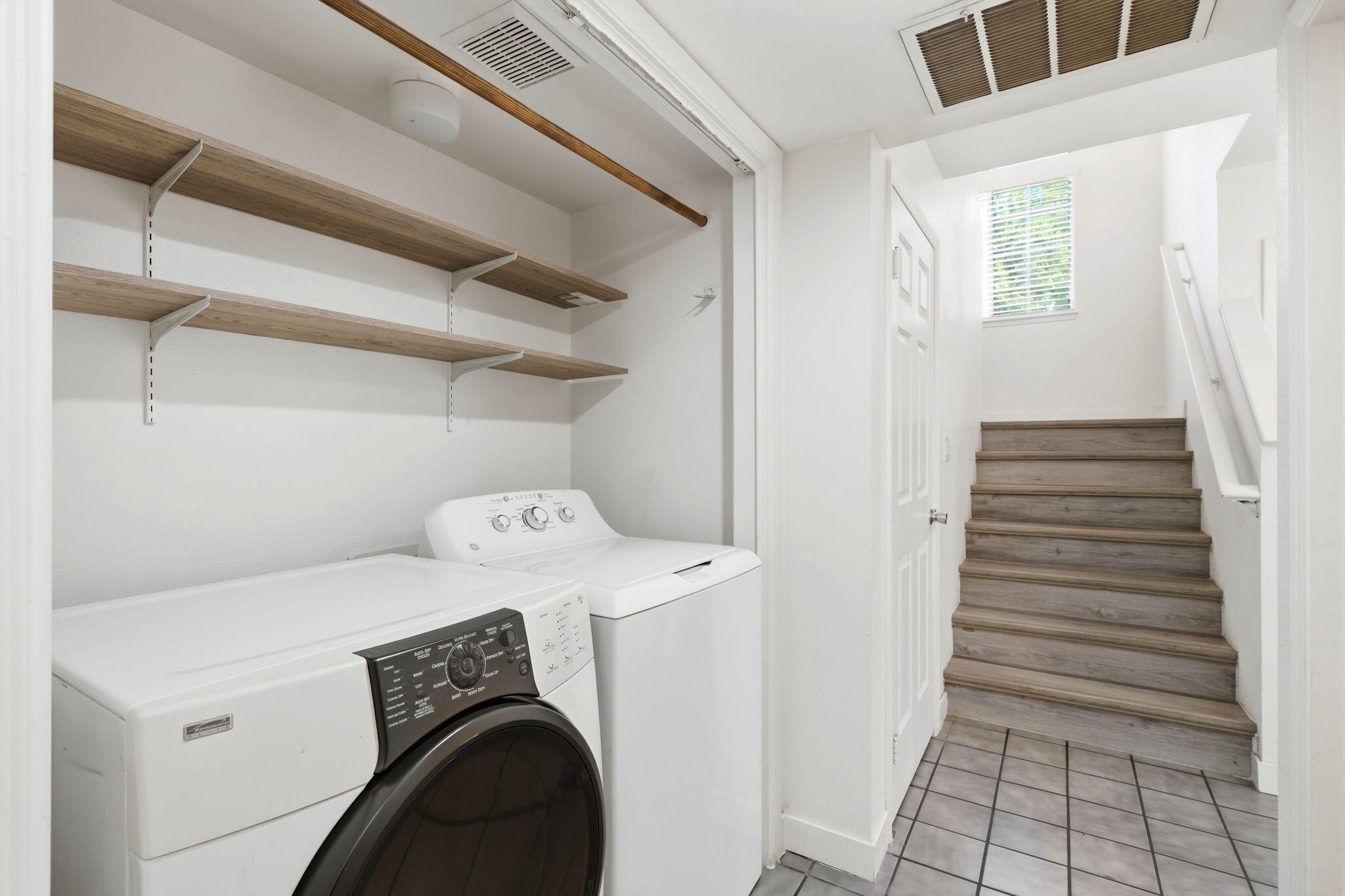 2419 N Clark St, Visalia, CA 93292