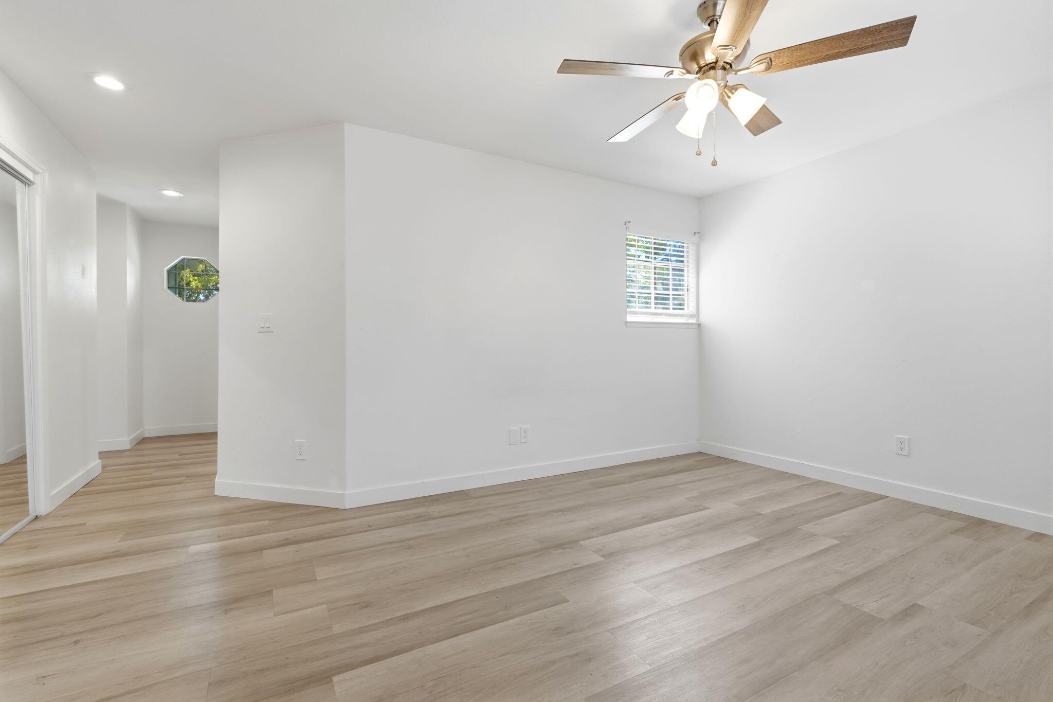 2419 N Clark St, Visalia, CA 93292