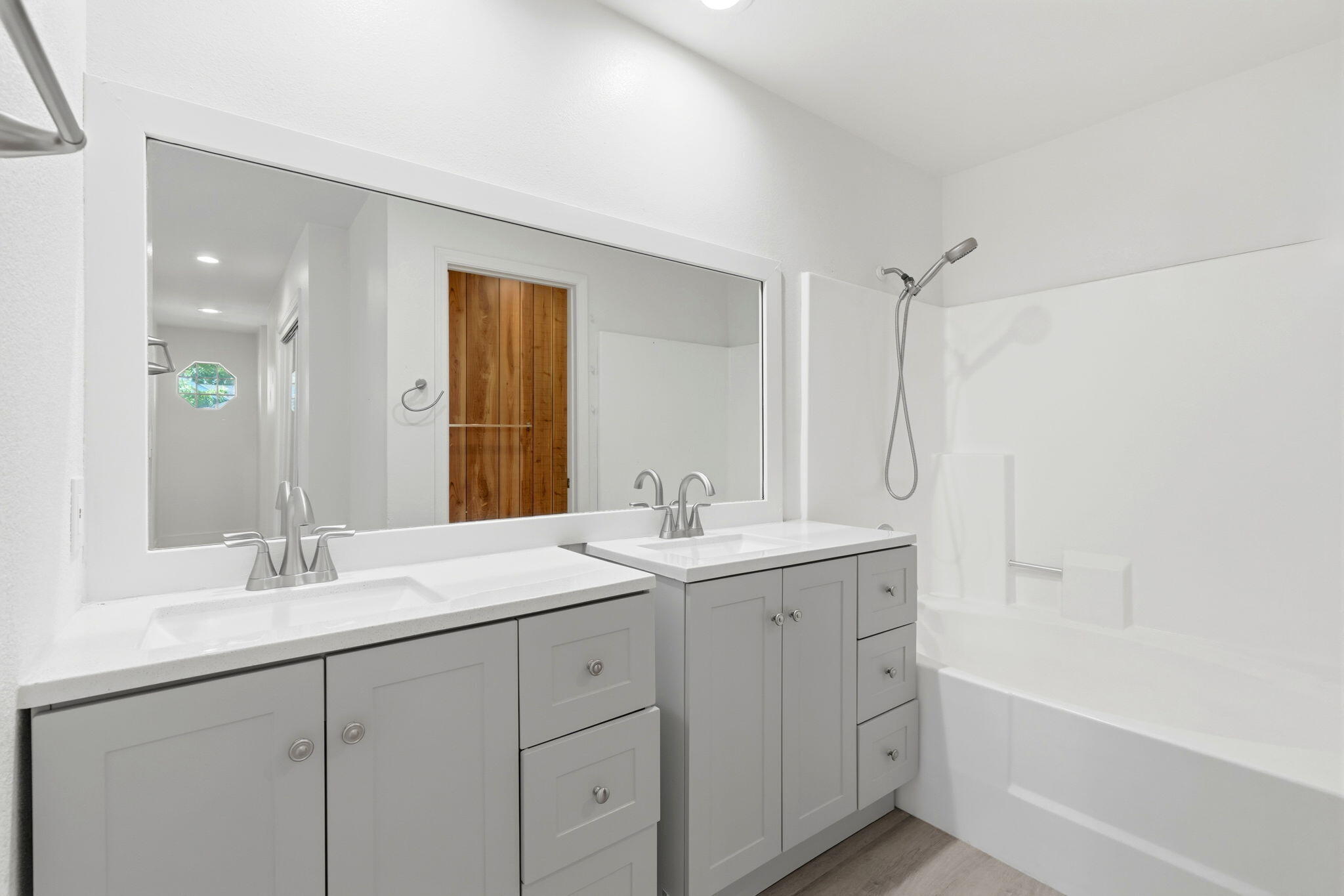 2419 N Clark St, Visalia, CA 93292