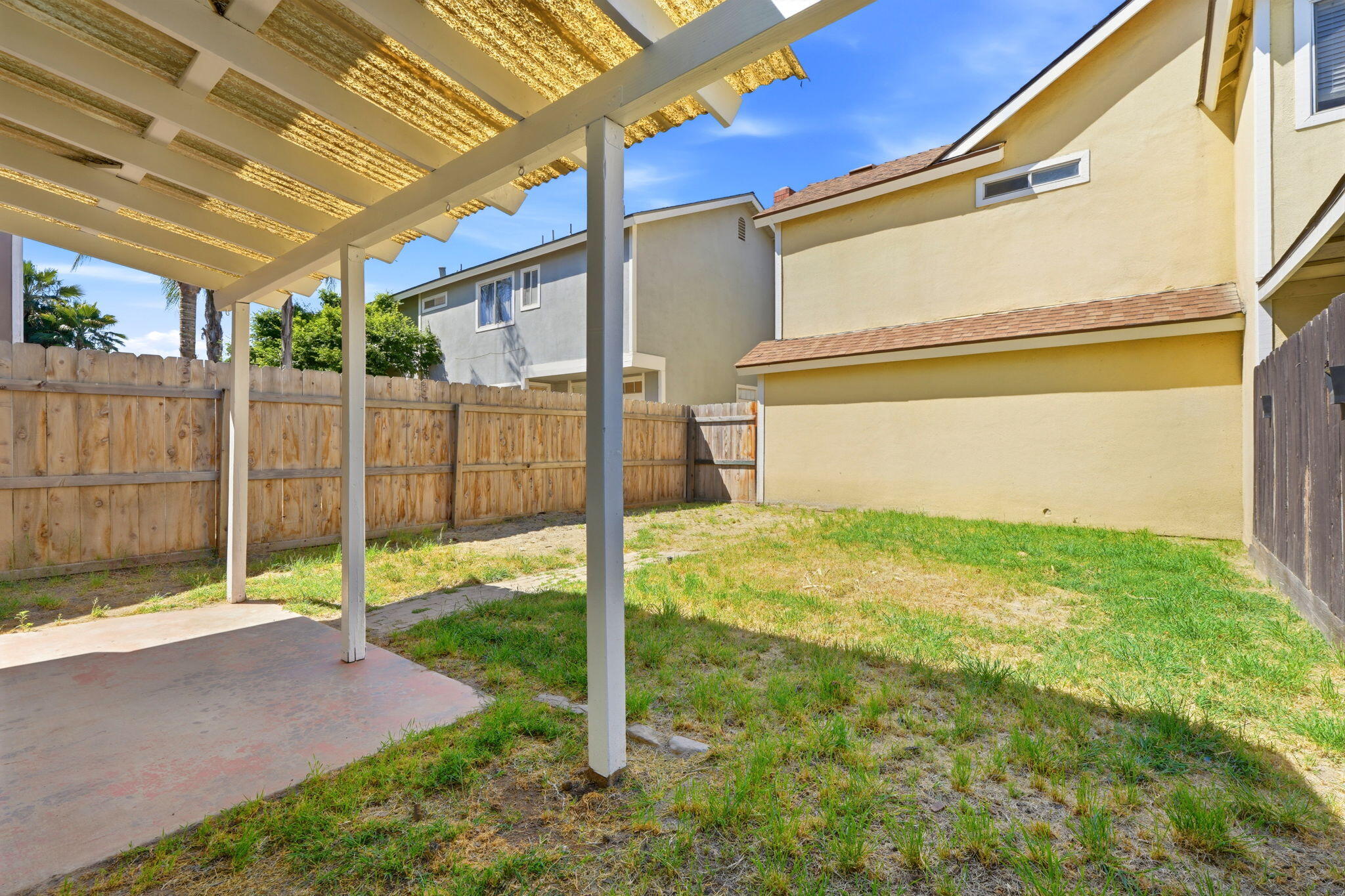 2419 N Clark St, Visalia, CA 93292