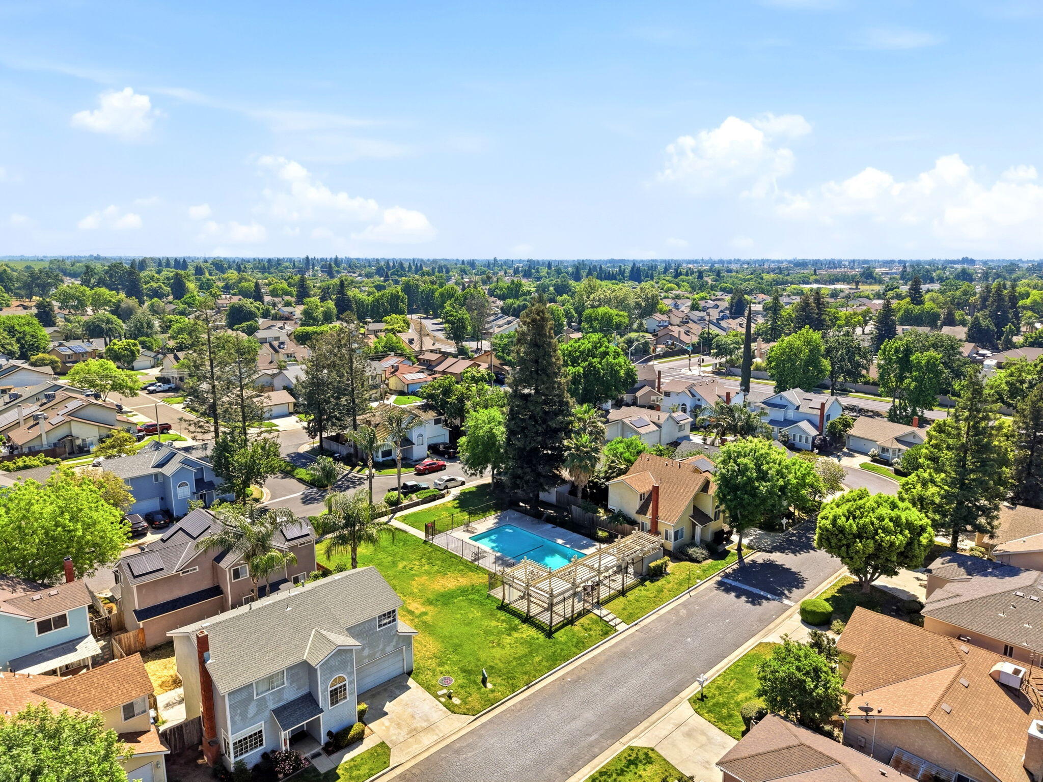 2419 N Clark St, Visalia, CA 93292