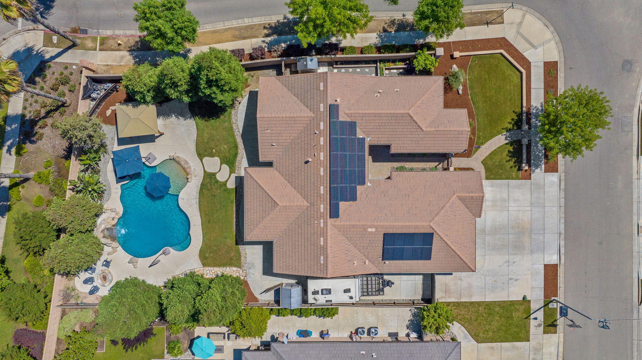 4020 W Lark, Visalia, CA 93291