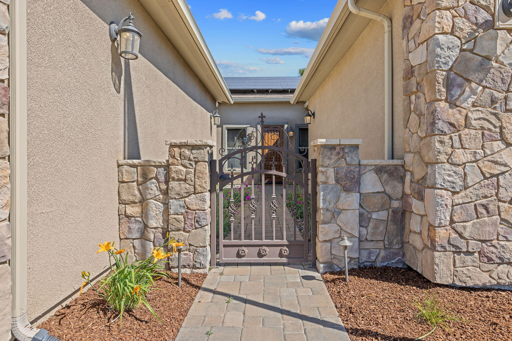 4020 W Lark, Visalia, CA 93291