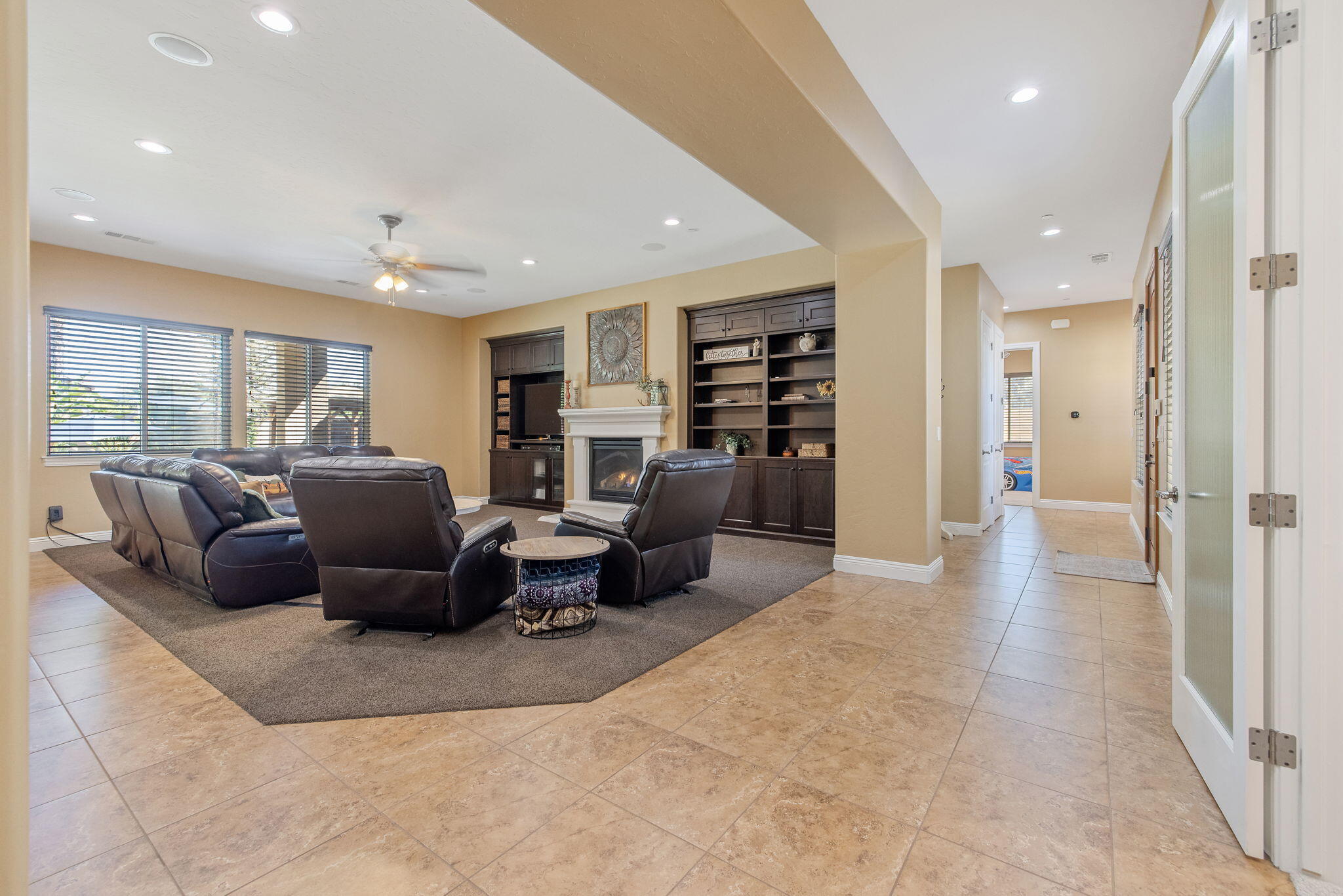 4020 W Lark, Visalia, CA 93291