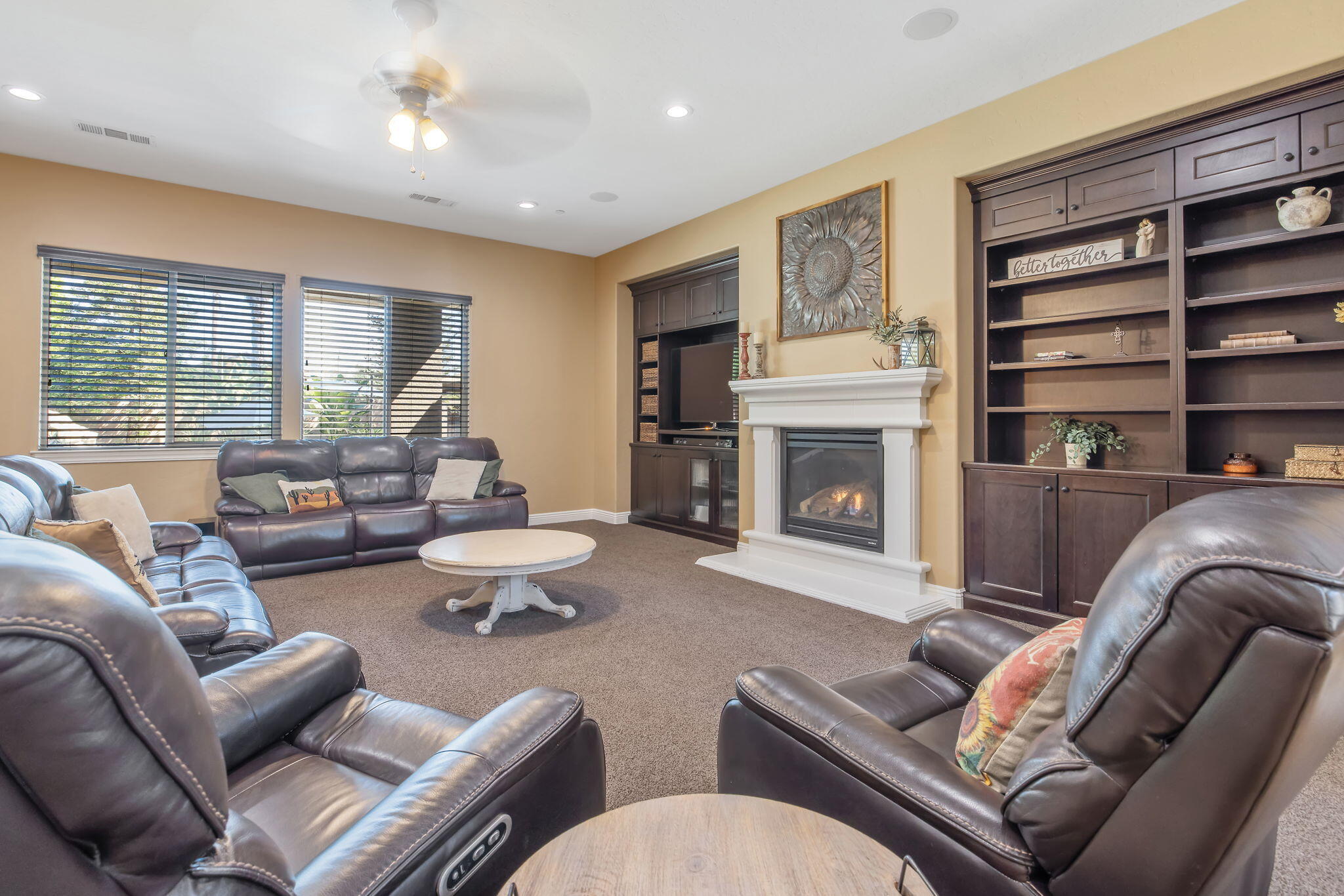 4020 W Lark, Visalia, CA 93291