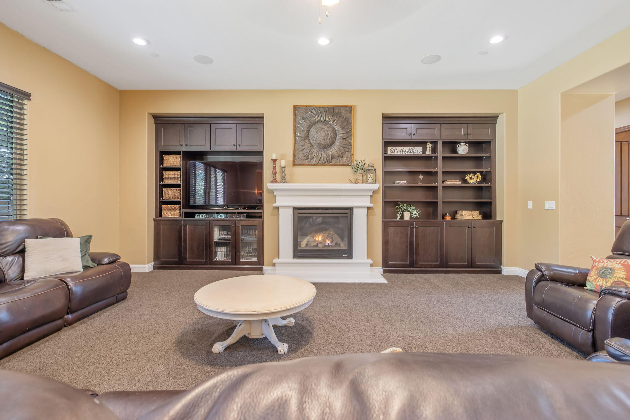 4020 W Lark, Visalia, CA 93291