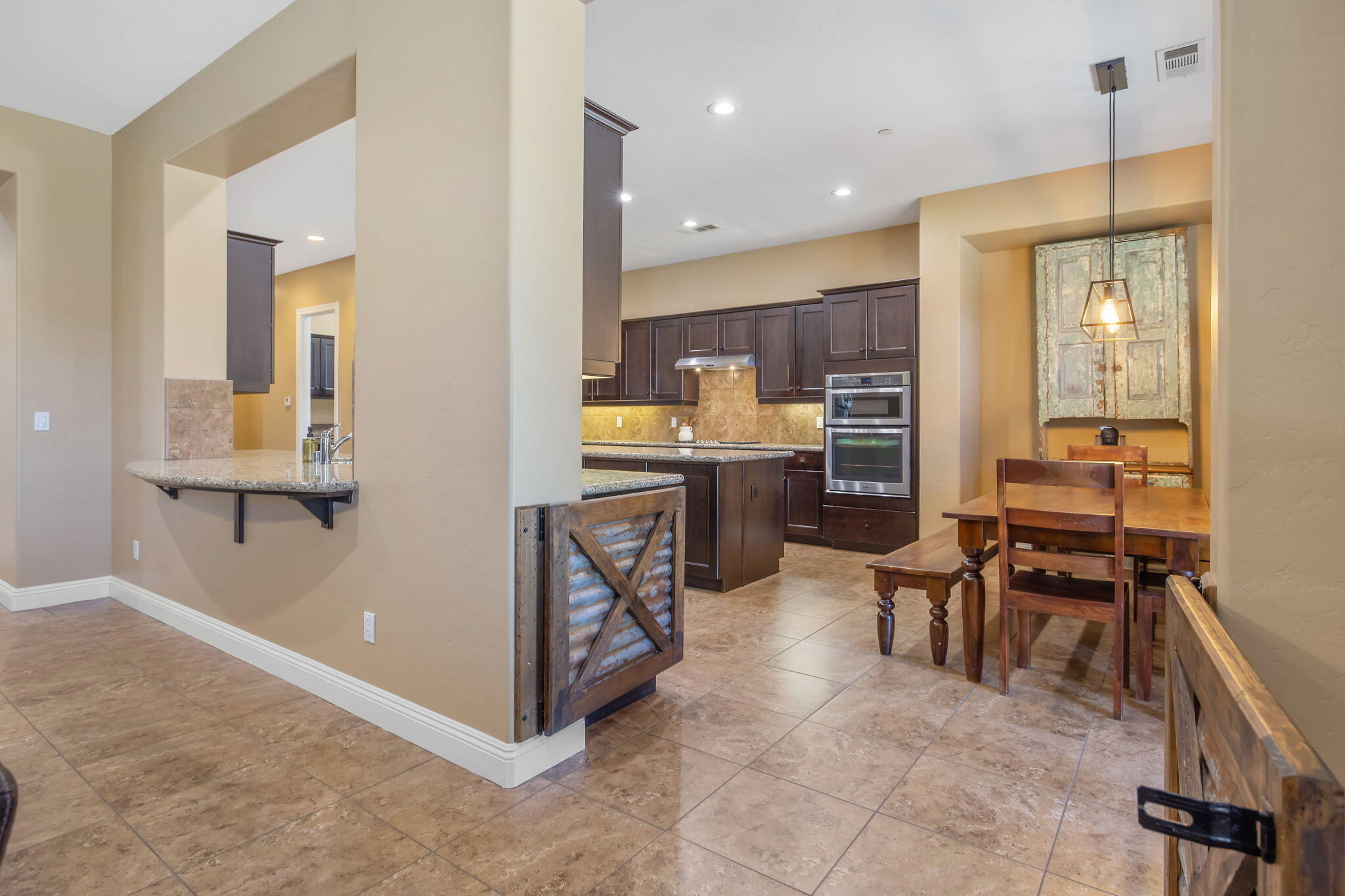 4020 W Lark, Visalia, CA 93291