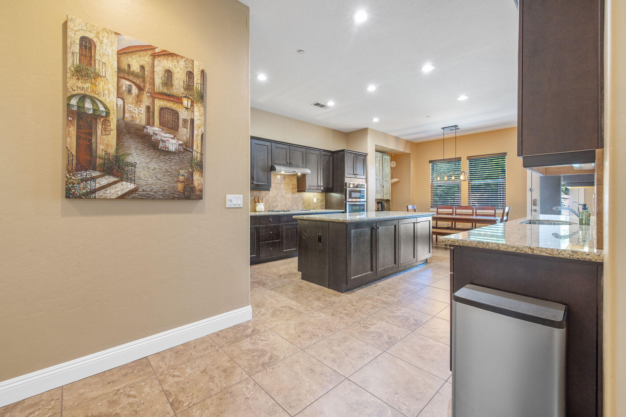 4020 W Lark, Visalia, CA 93291