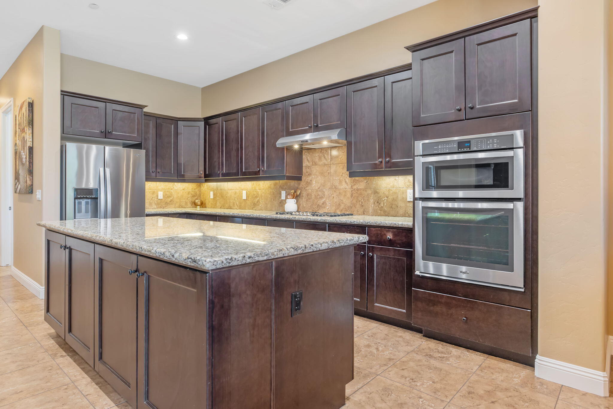 4020 W Lark, Visalia, CA 93291