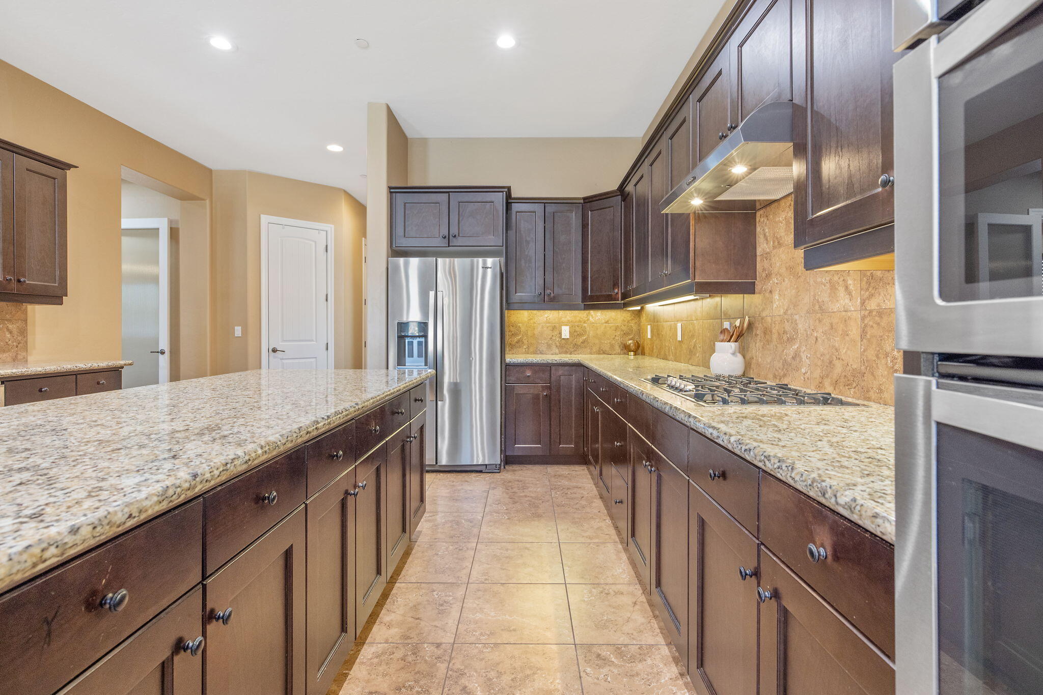 4020 W Lark, Visalia, CA 93291