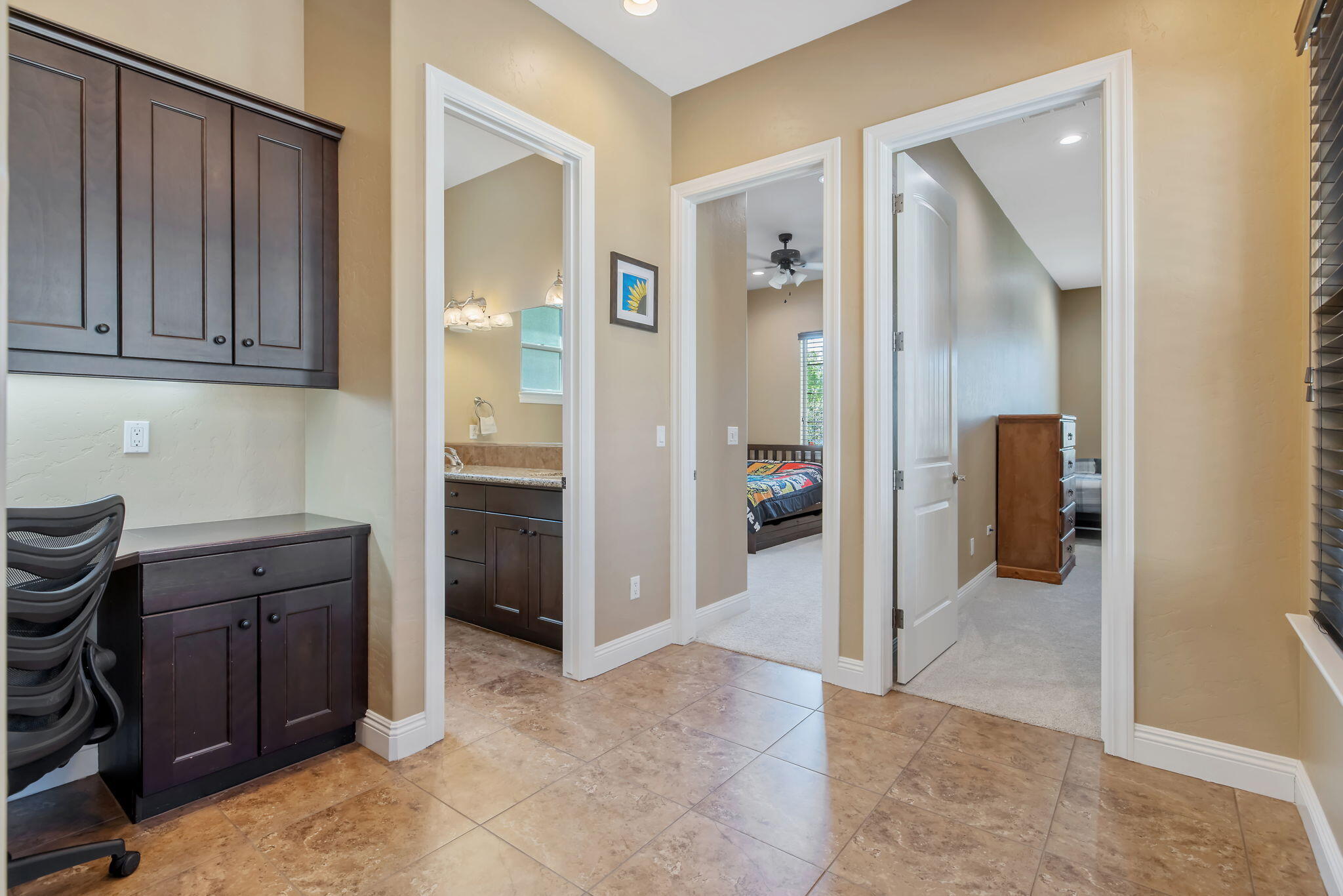 4020 W Lark, Visalia, CA 93291